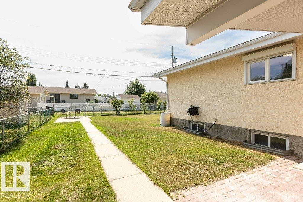 












9815 97 Street

,
Westlock,




AB
T7P 2A4

