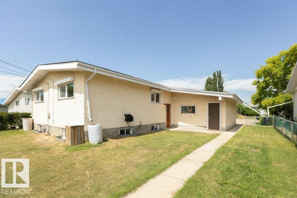 












9815 97 Street

,
Westlock,




AB
T7P 2A4


