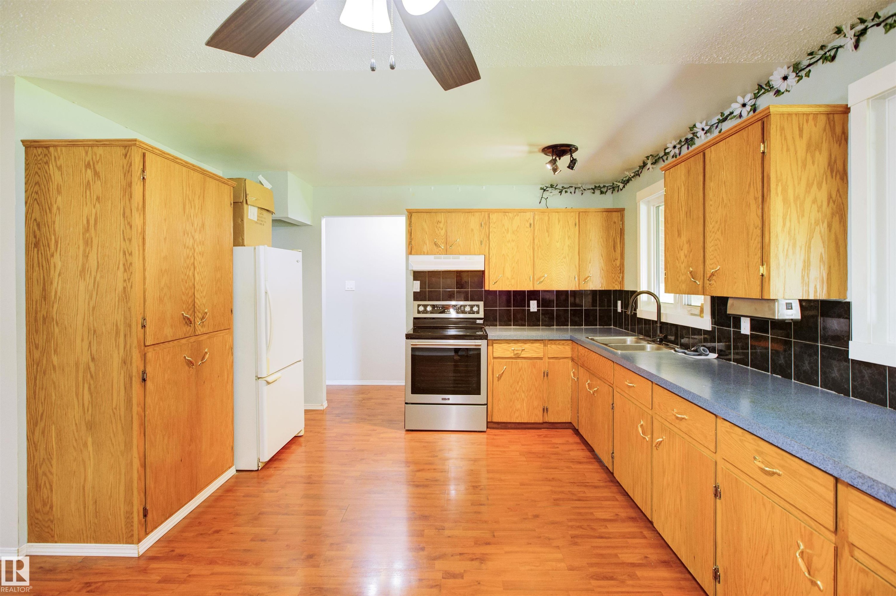 












52 Thomson Road

,
Fort Assiniboine,




AB
T0G 1A0

