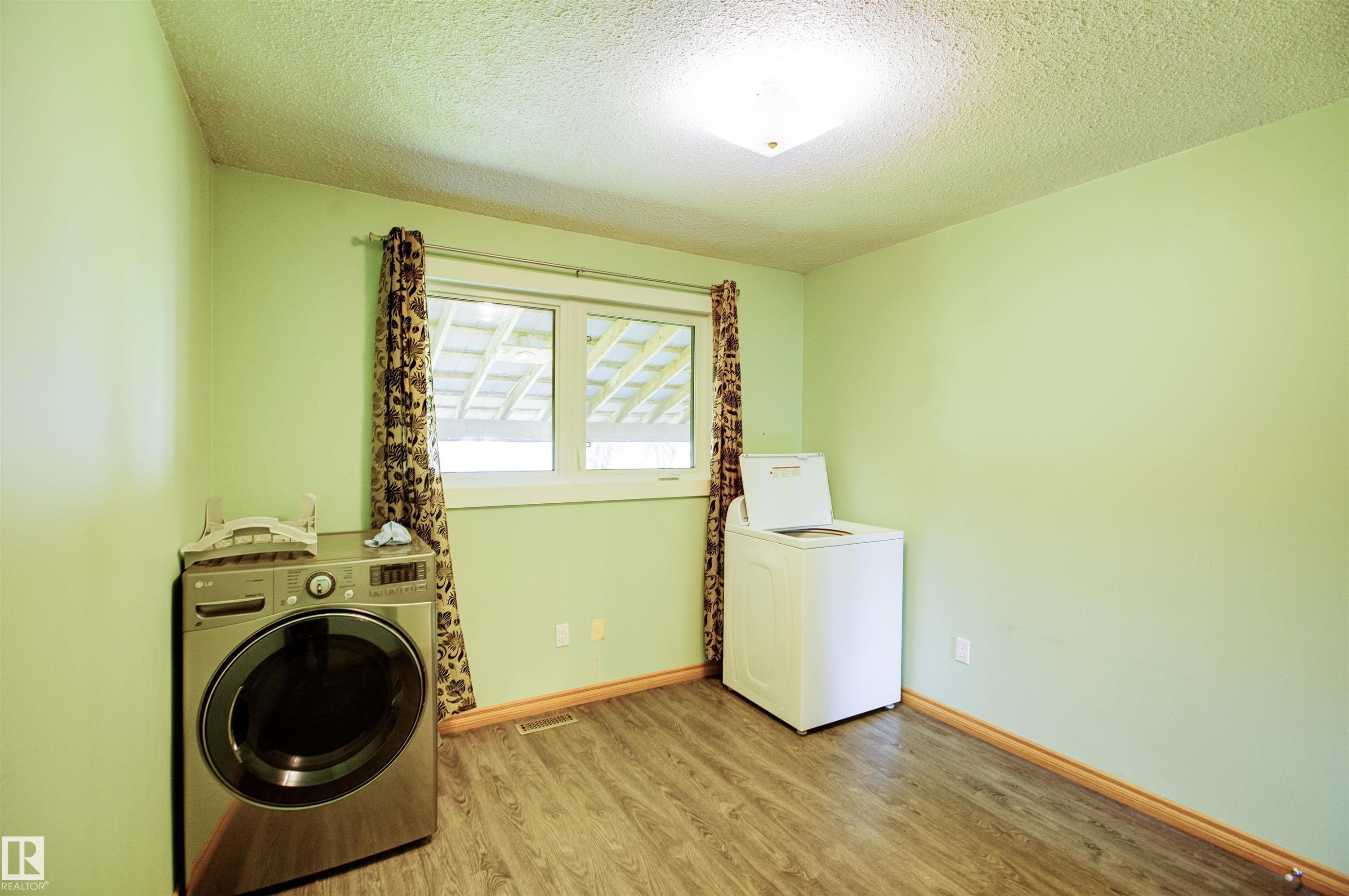 












52 Thomson Road

,
Fort Assiniboine,




AB
T0G 1A0

