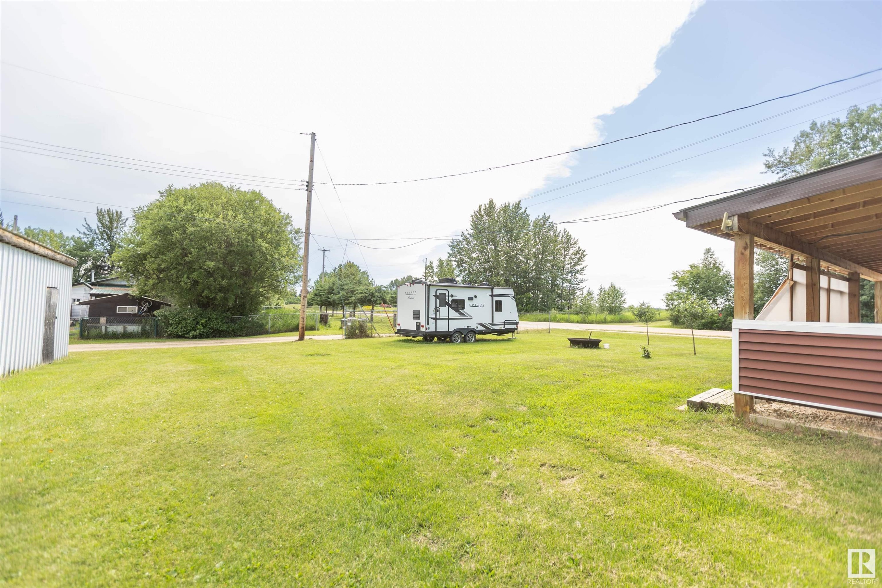 












52 Thomson Road

,
Fort Assiniboine,




AB
T0G 1A0

