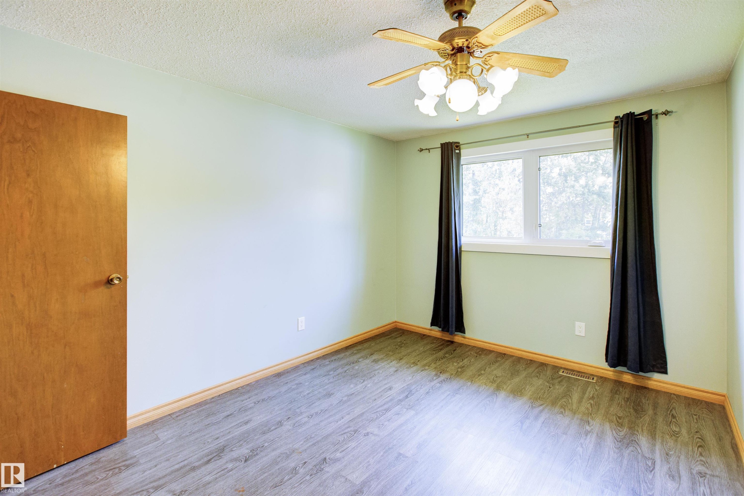 












52 Thomson Road

,
Fort Assiniboine,




AB
T0G 1A0

