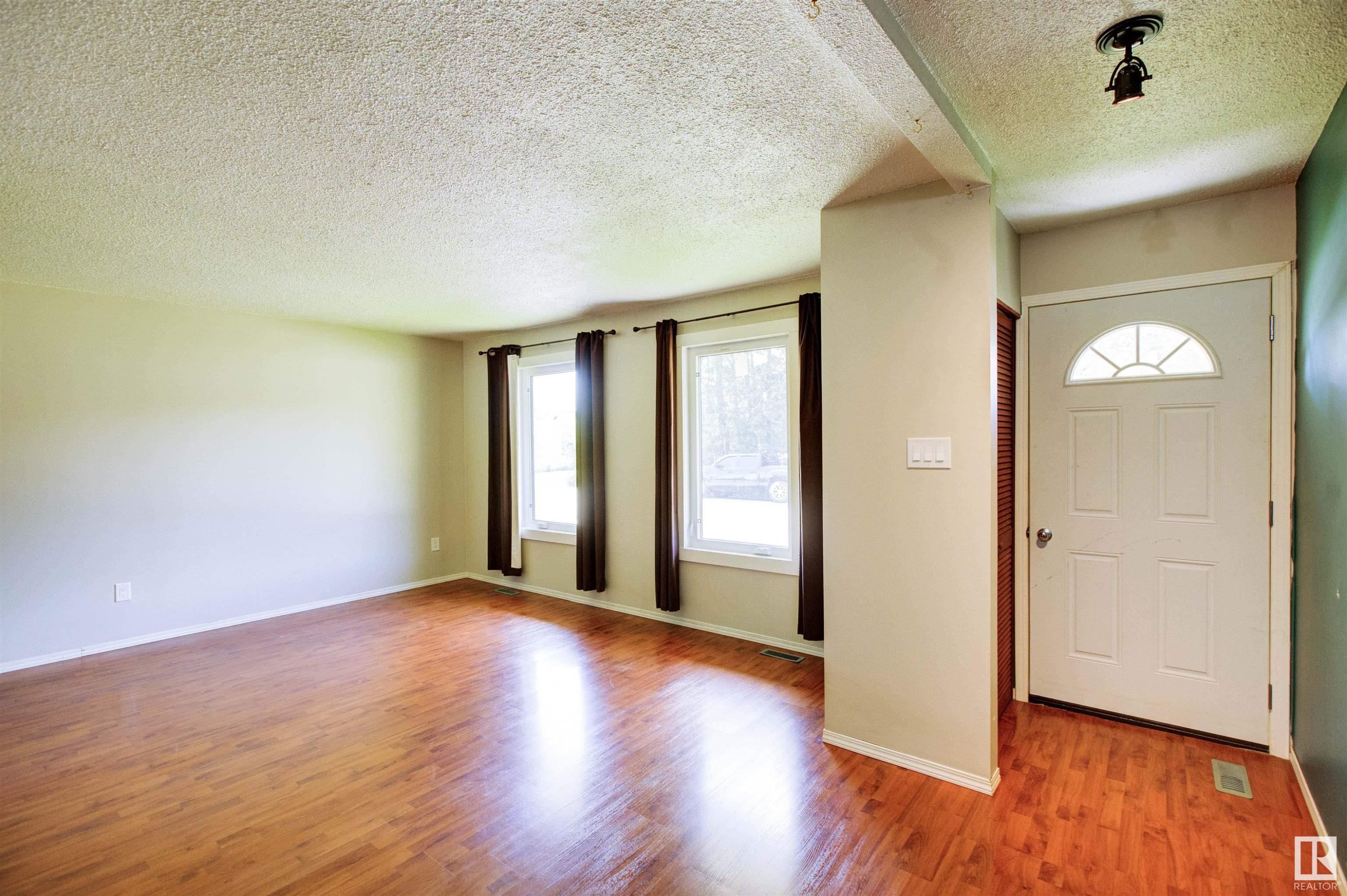 












52 Thomson Road

,
Fort Assiniboine,




AB
T0G 1A0

