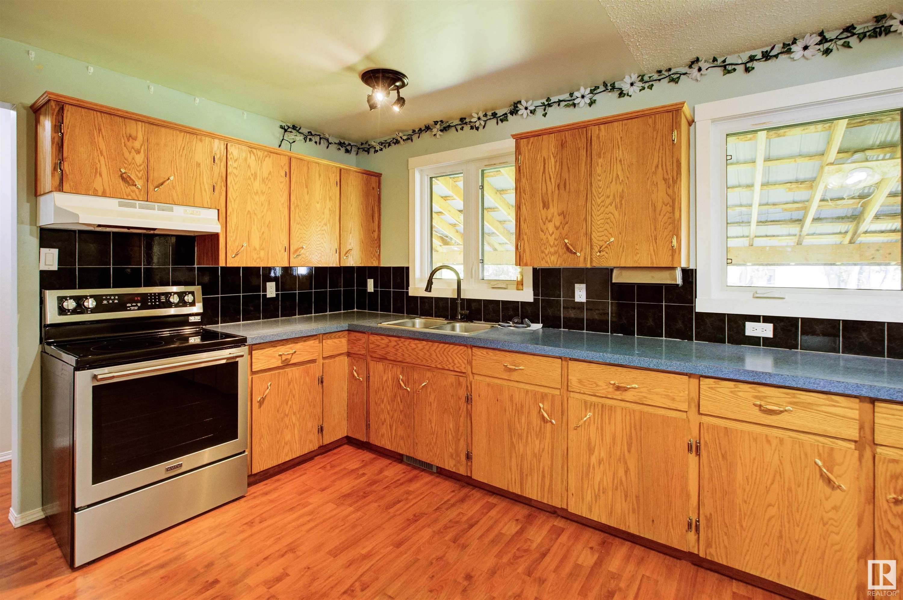 












52 Thomson Road

,
Fort Assiniboine,




AB
T0G 1A0

