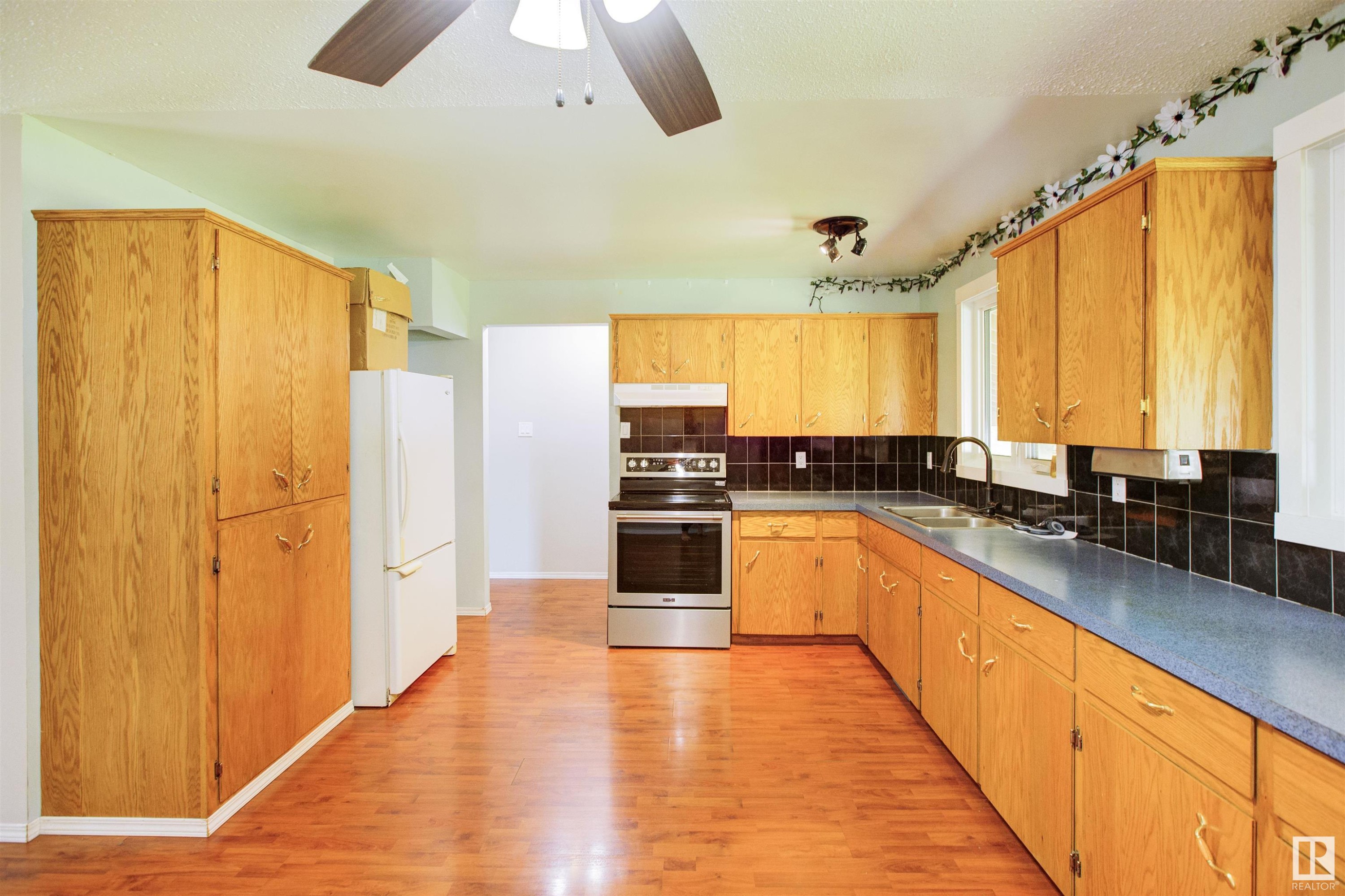 












52 Thomson Road

,
Fort Assiniboine,




AB
T0G 1A0

