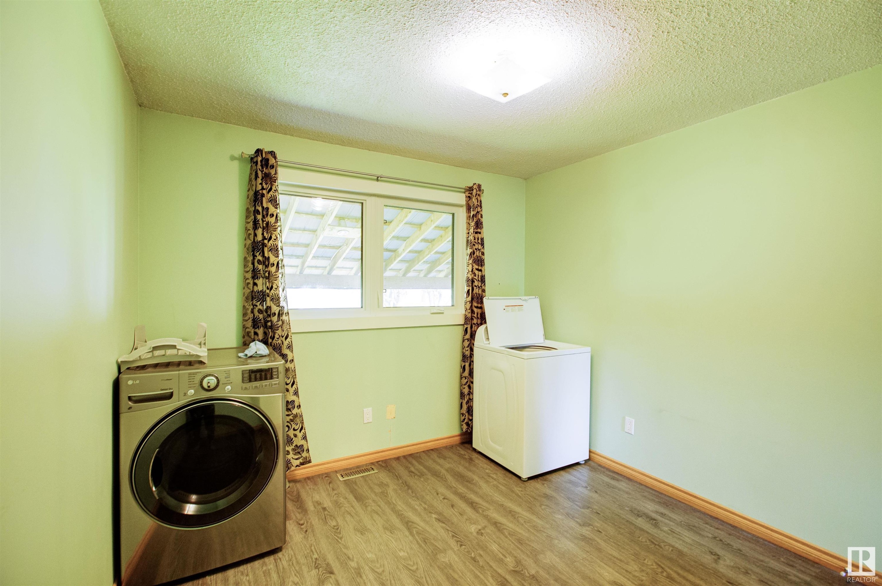 












52 Thomson Road

,
Fort Assiniboine,




AB
T0G 1A0

