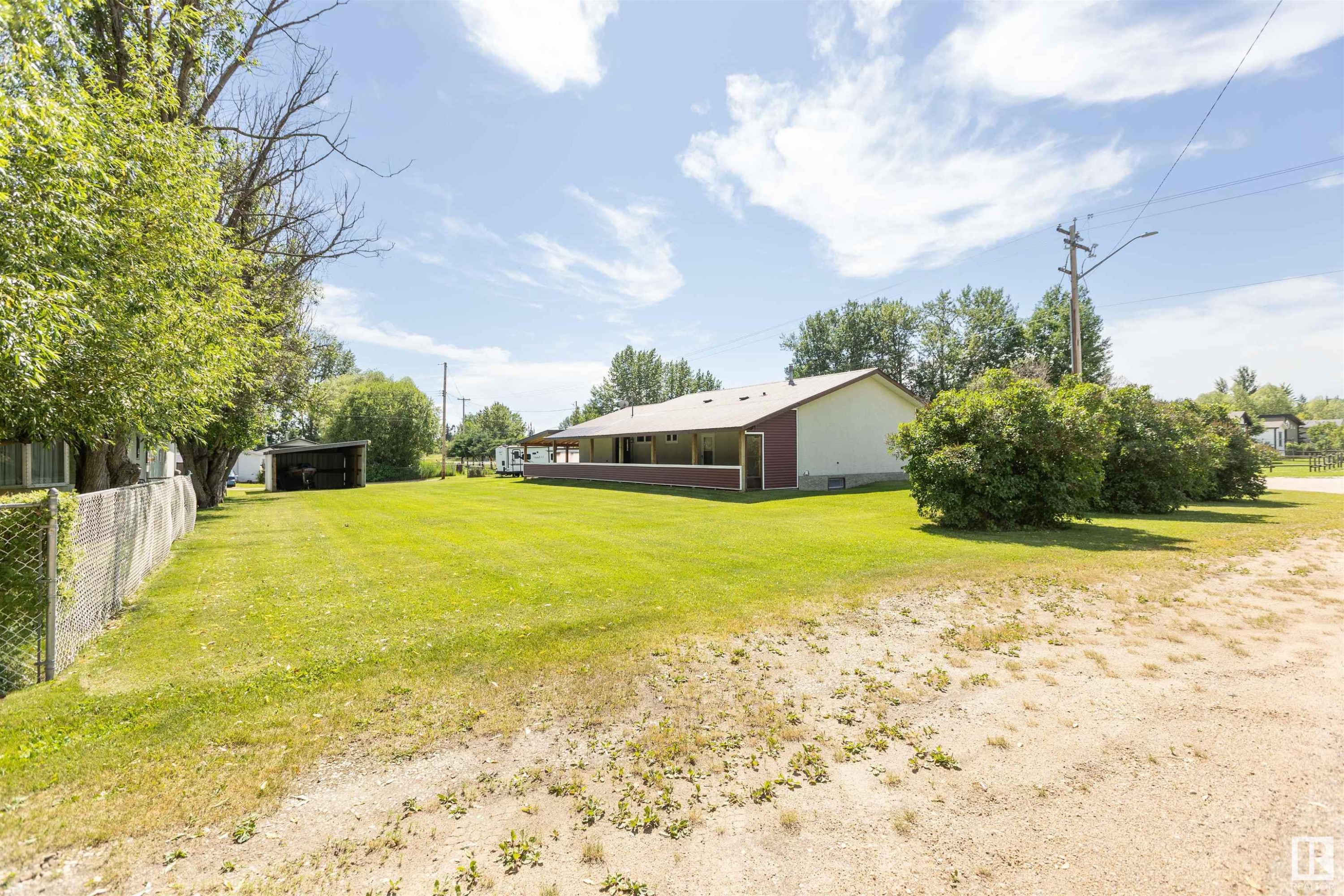 












52 Thomson Road

,
Fort Assiniboine,




AB
T0G 1A0


