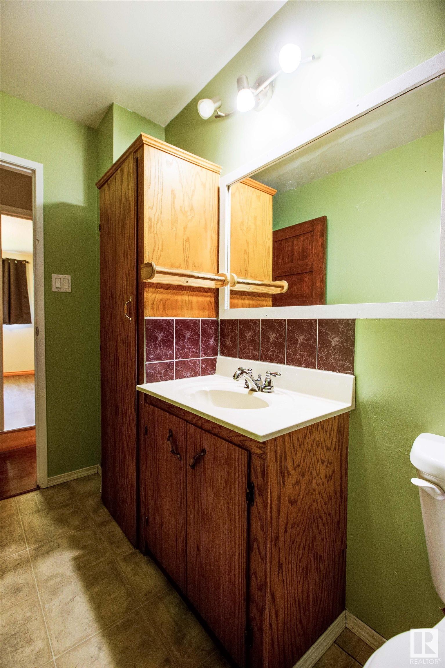 












52 Thomson Road

,
Fort Assiniboine,




AB
T0G 1A0

