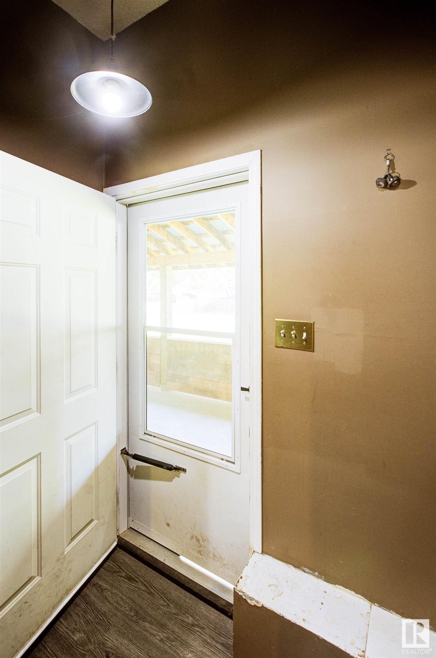 












52 Thomson Road

,
Fort Assiniboine,




AB
T0G 1A0

