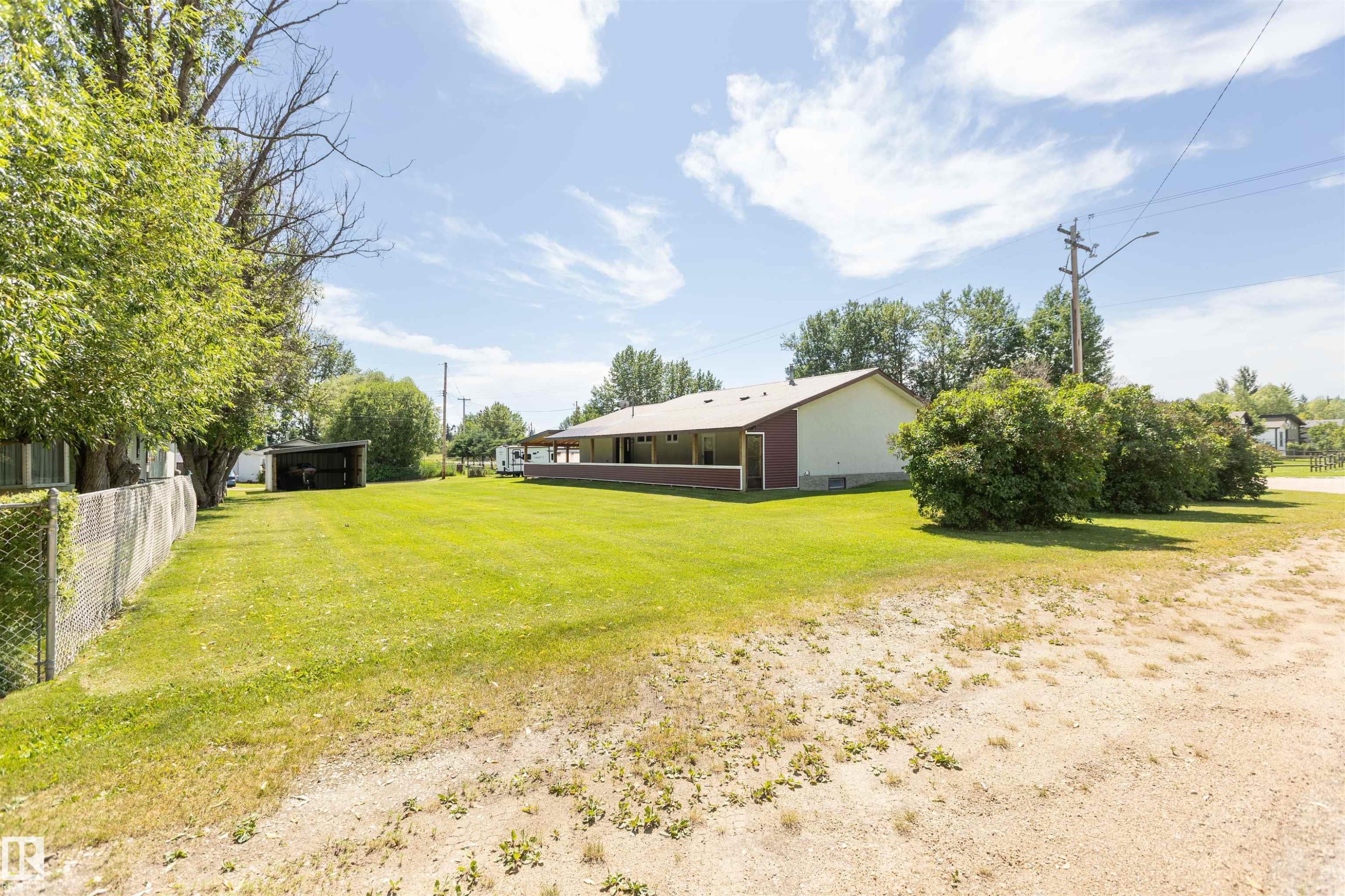 












52 Thomson Road

,
Fort Assiniboine,




AB
T0G 1A0

