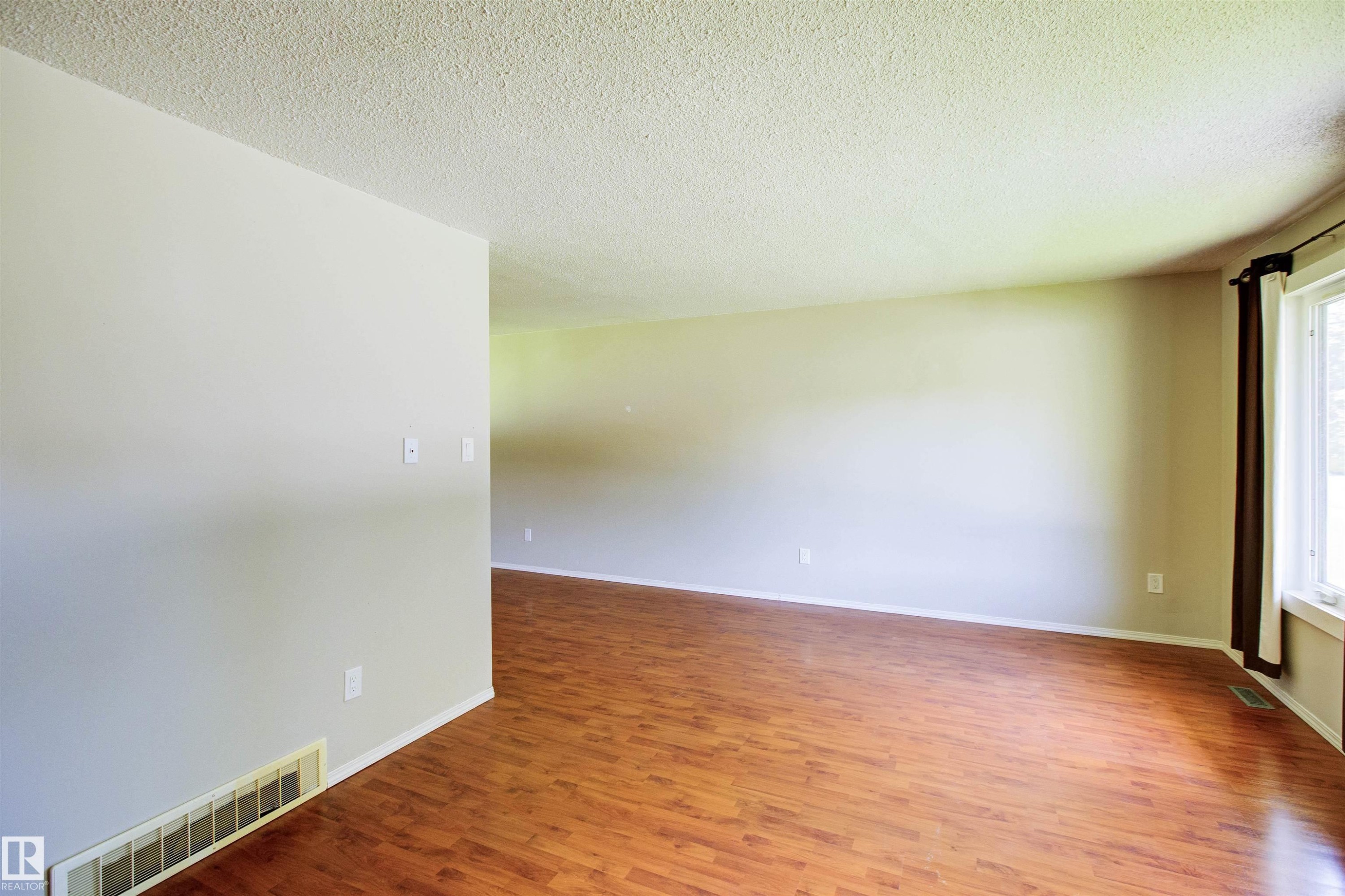 












52 Thomson Road

,
Fort Assiniboine,




AB
T0G 1A0

