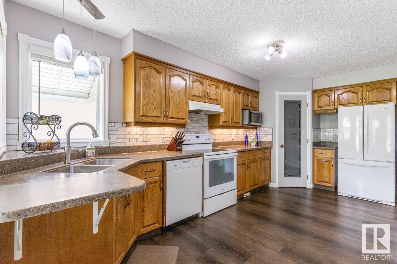 












69 COLONIALE Way

,
Beaumont,




AB
T4X 1M3

