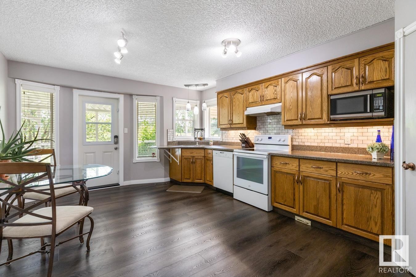 












69 COLONIALE Way

,
Beaumont,




AB
T4X 1M3

