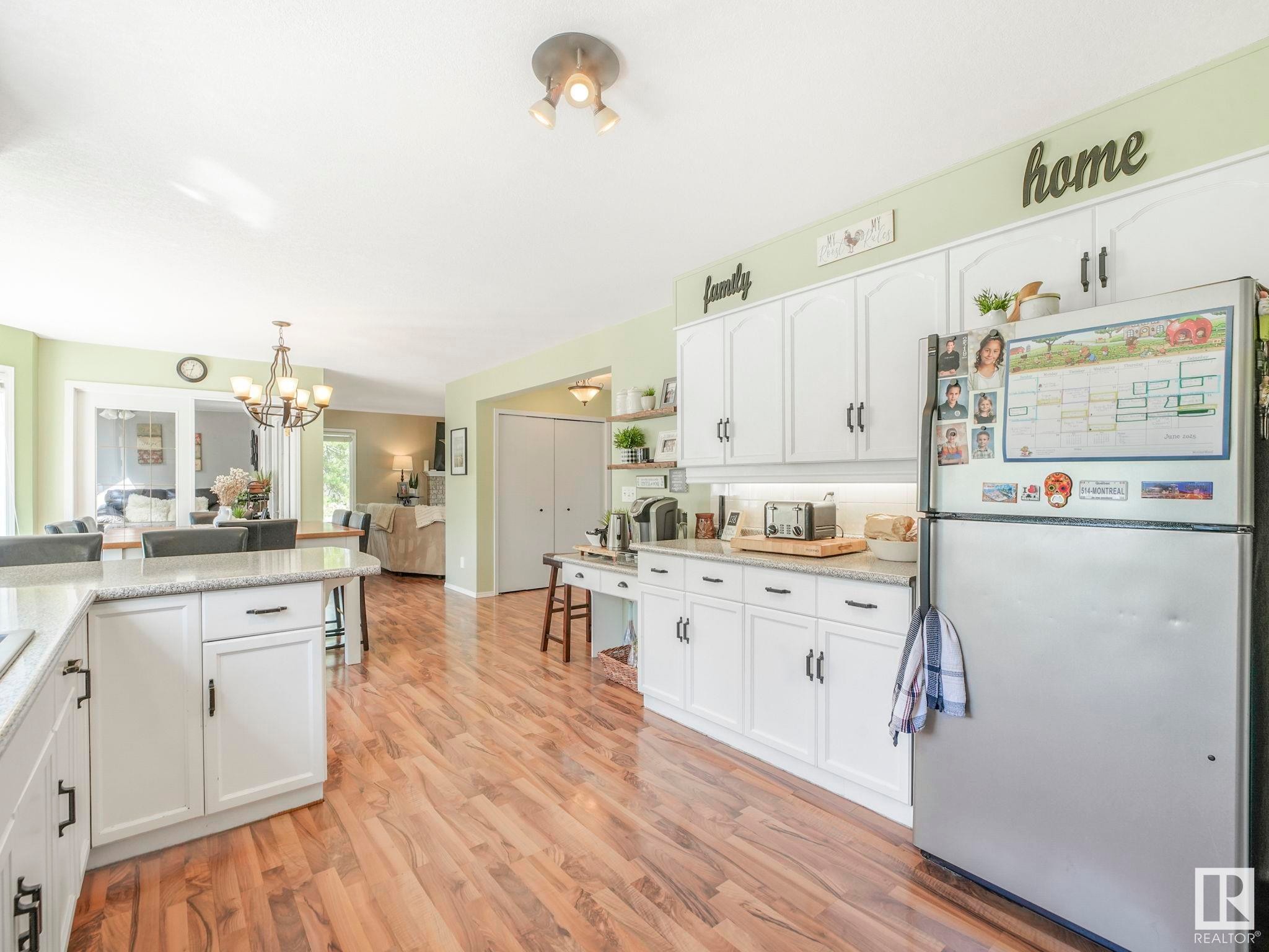 












4 Vista Way

,
Rural Sturgeon County,




AB
T0A 1N0

