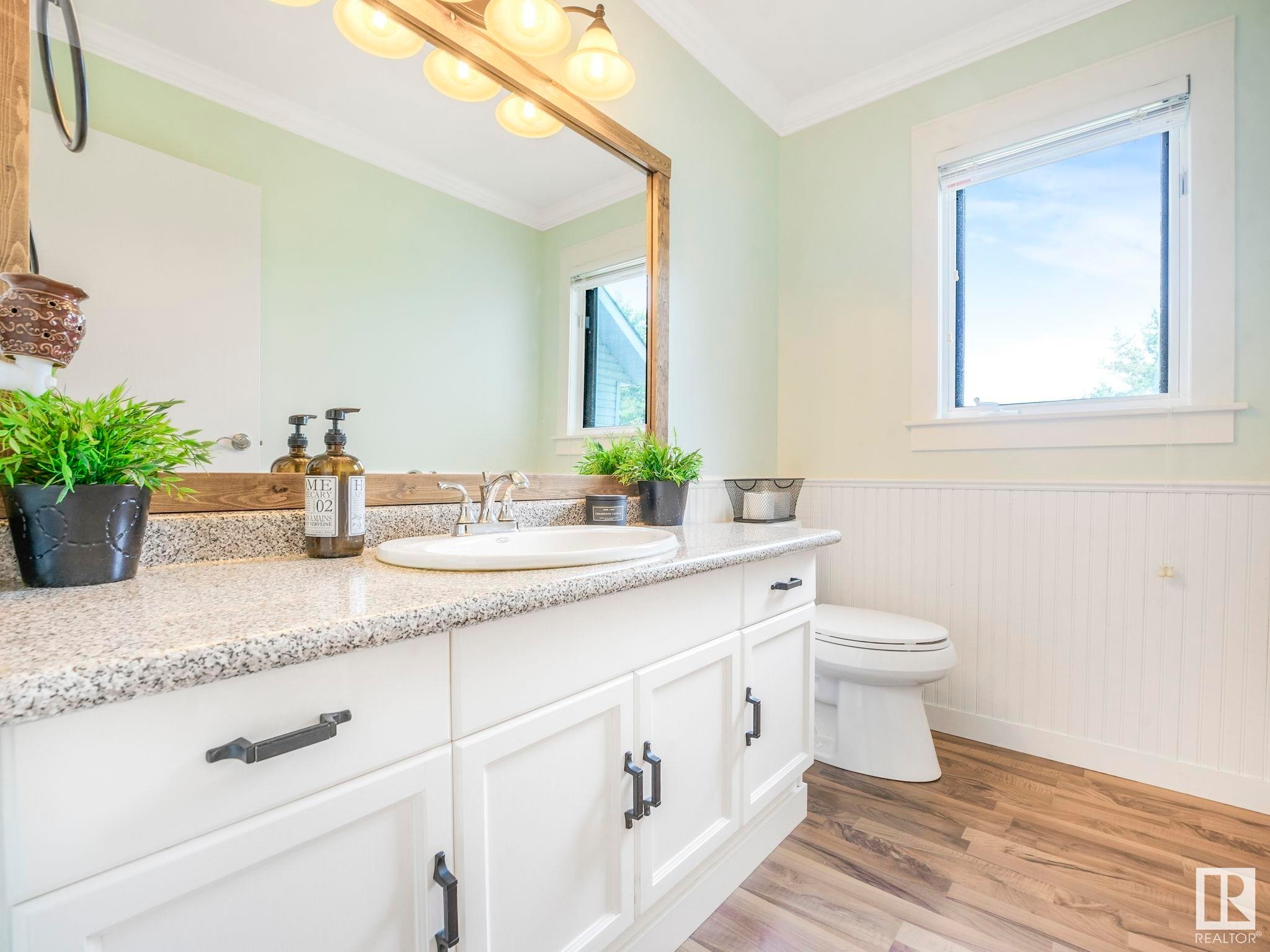 












4 Vista Way

,
Rural Sturgeon County,




AB
T0A 1N0

