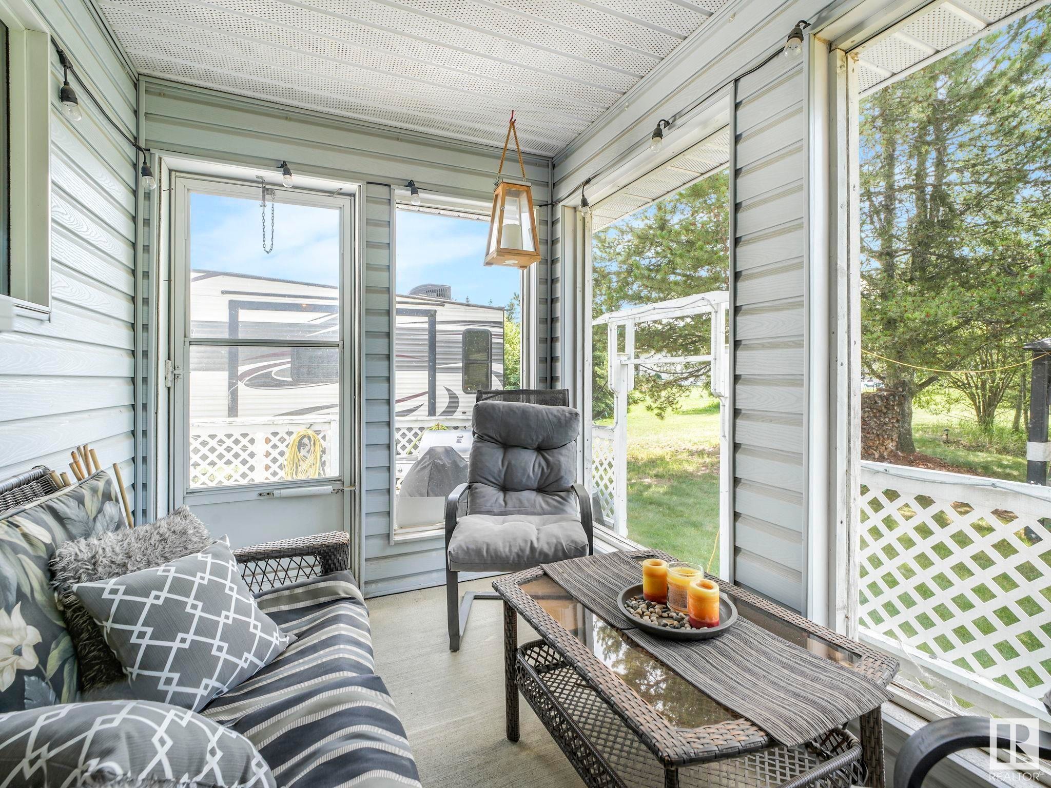 












4 Vista Way

,
Rural Sturgeon County,




AB
T0A 1N0

