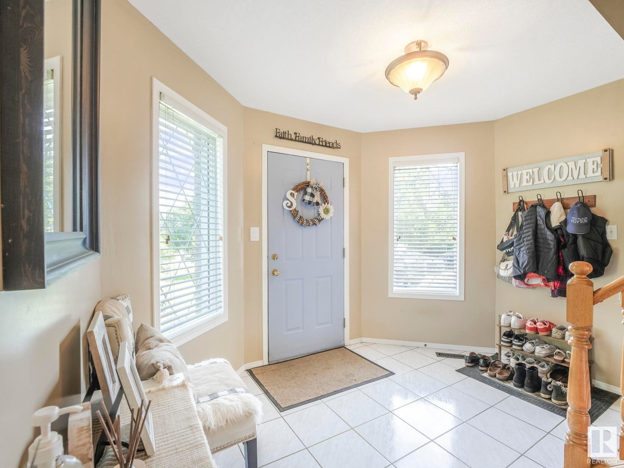 












4 Vista Way

,
Rural Sturgeon County,




AB
T0A 1N0

