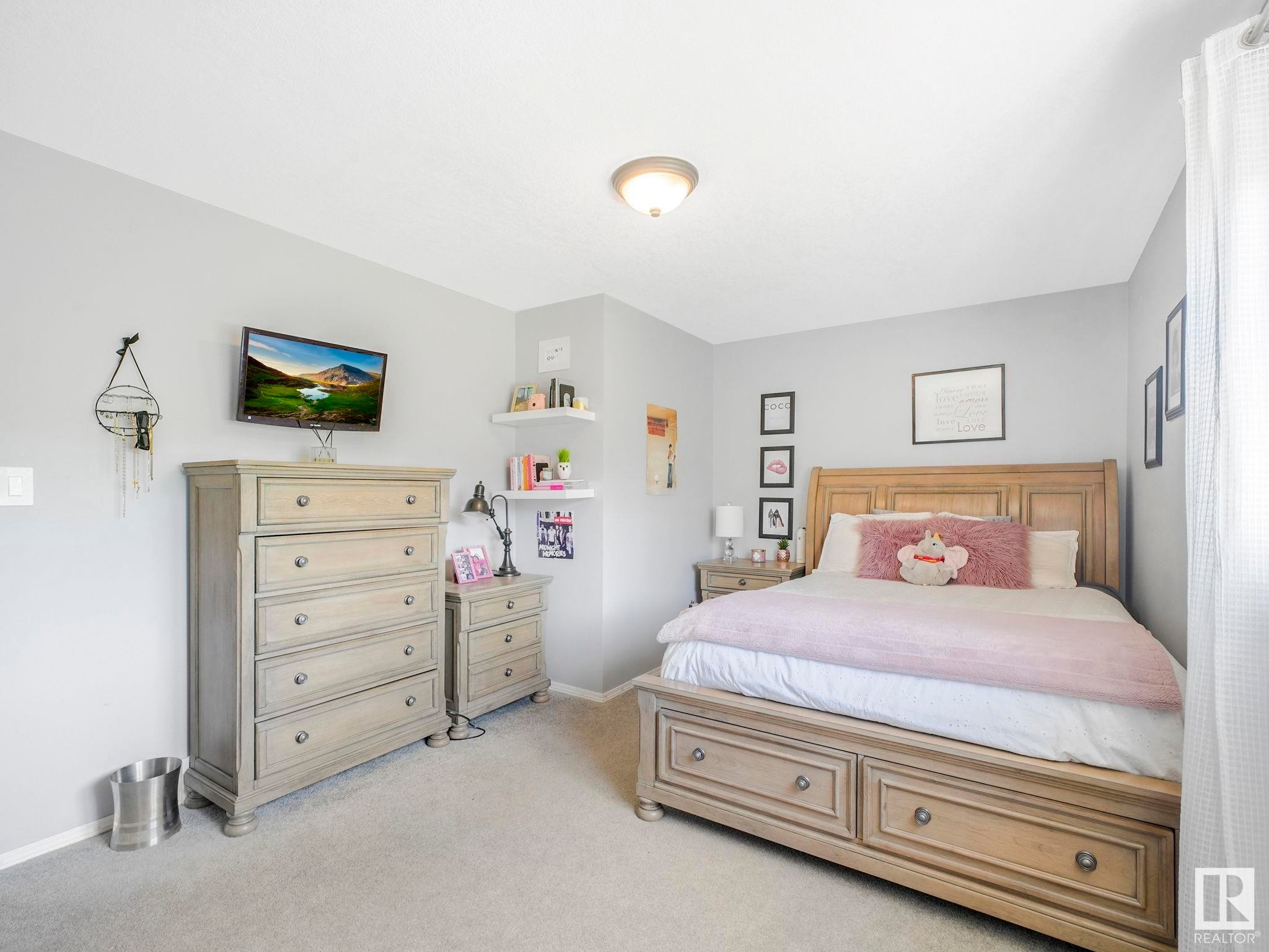 












4 Vista Way

,
Rural Sturgeon County,




AB
T0A 1N0

