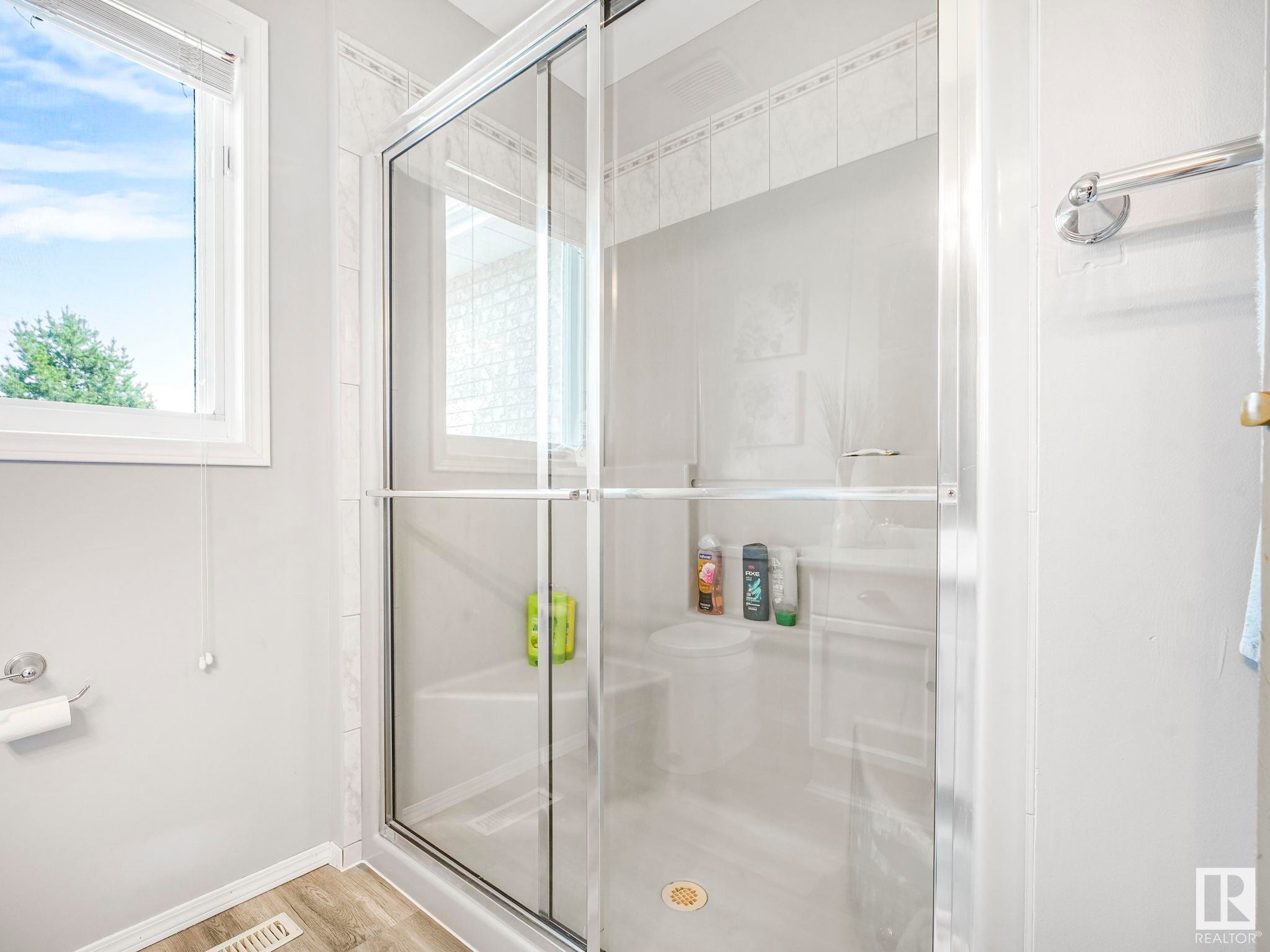 












4 Vista Way

,
Rural Sturgeon County,




AB
T0A 1N0

