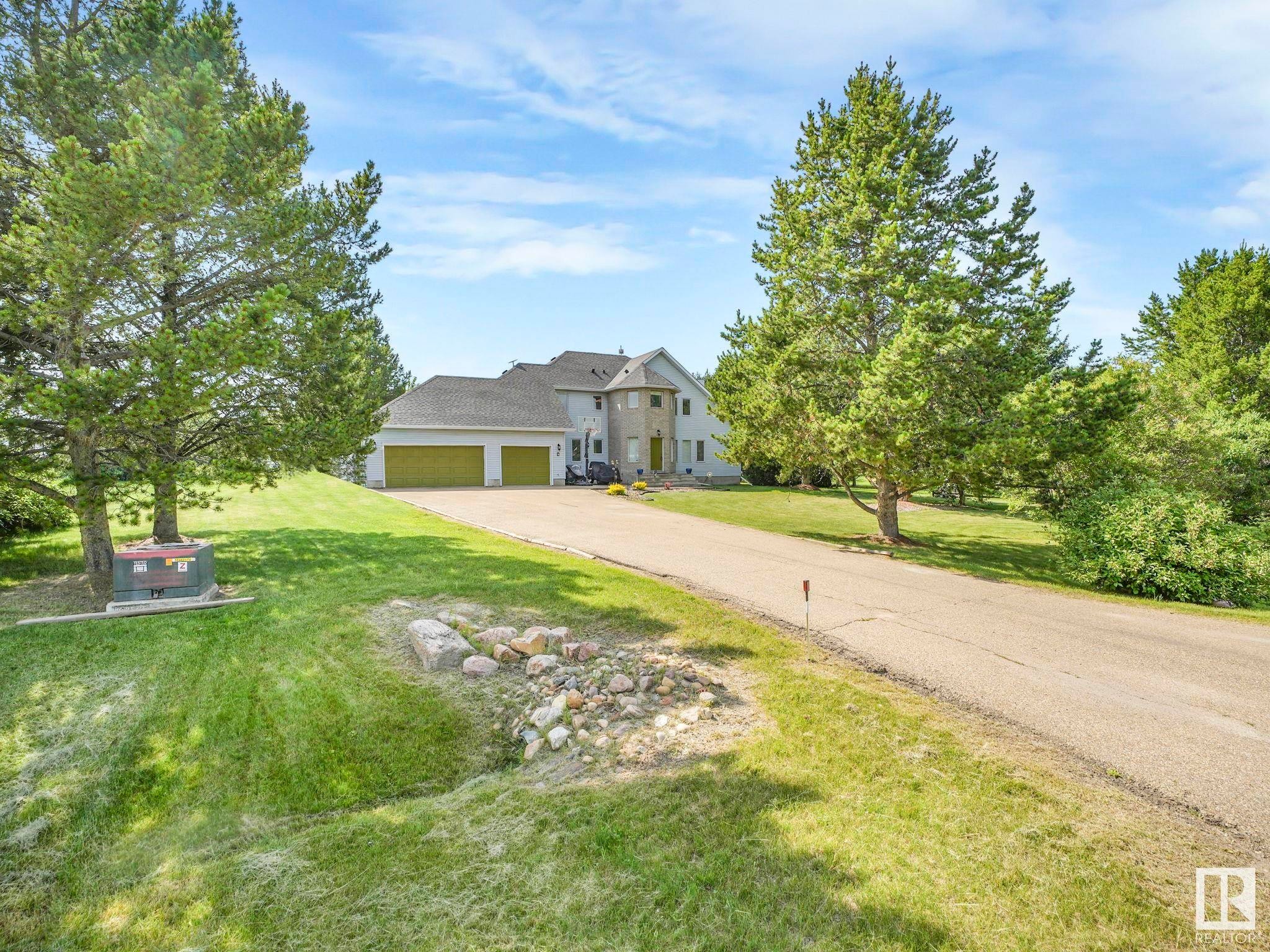 












4 Vista Way

,
Rural Sturgeon County,




AB
T0A 1N0

