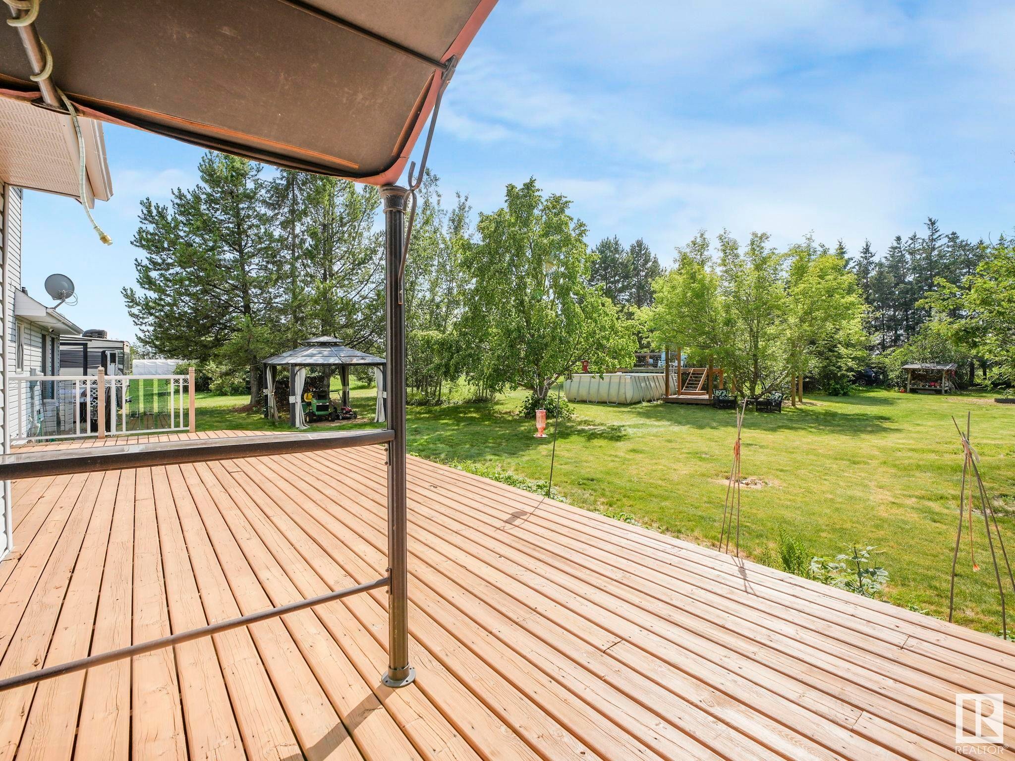 












4 Vista Way

,
Rural Sturgeon County,




AB
T0A 1N0

