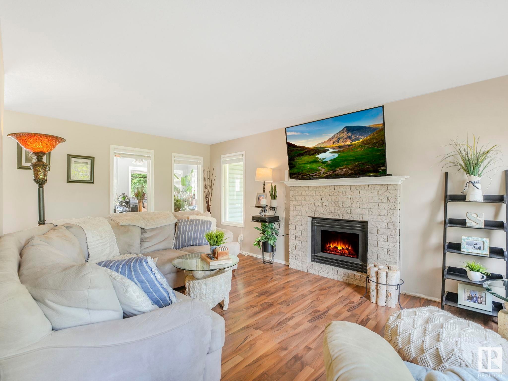 












4 Vista Way

,
Rural Sturgeon County,




AB
T0A 1N0

