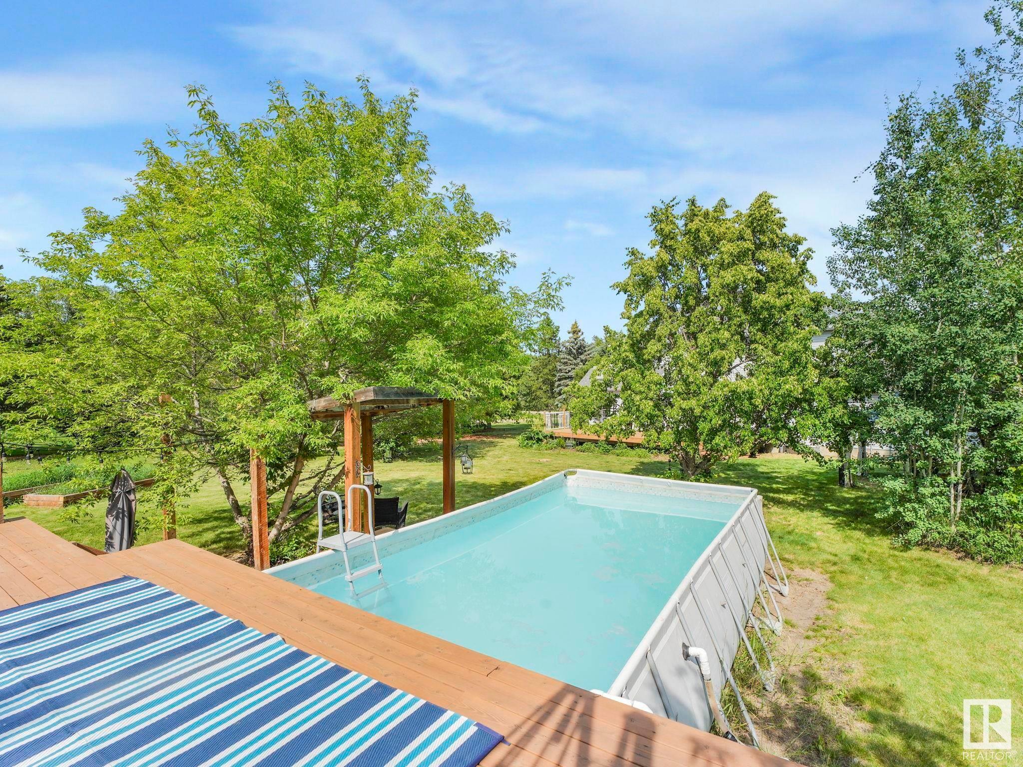 












4 Vista Way

,
Rural Sturgeon County,




AB
T0A 1N0

