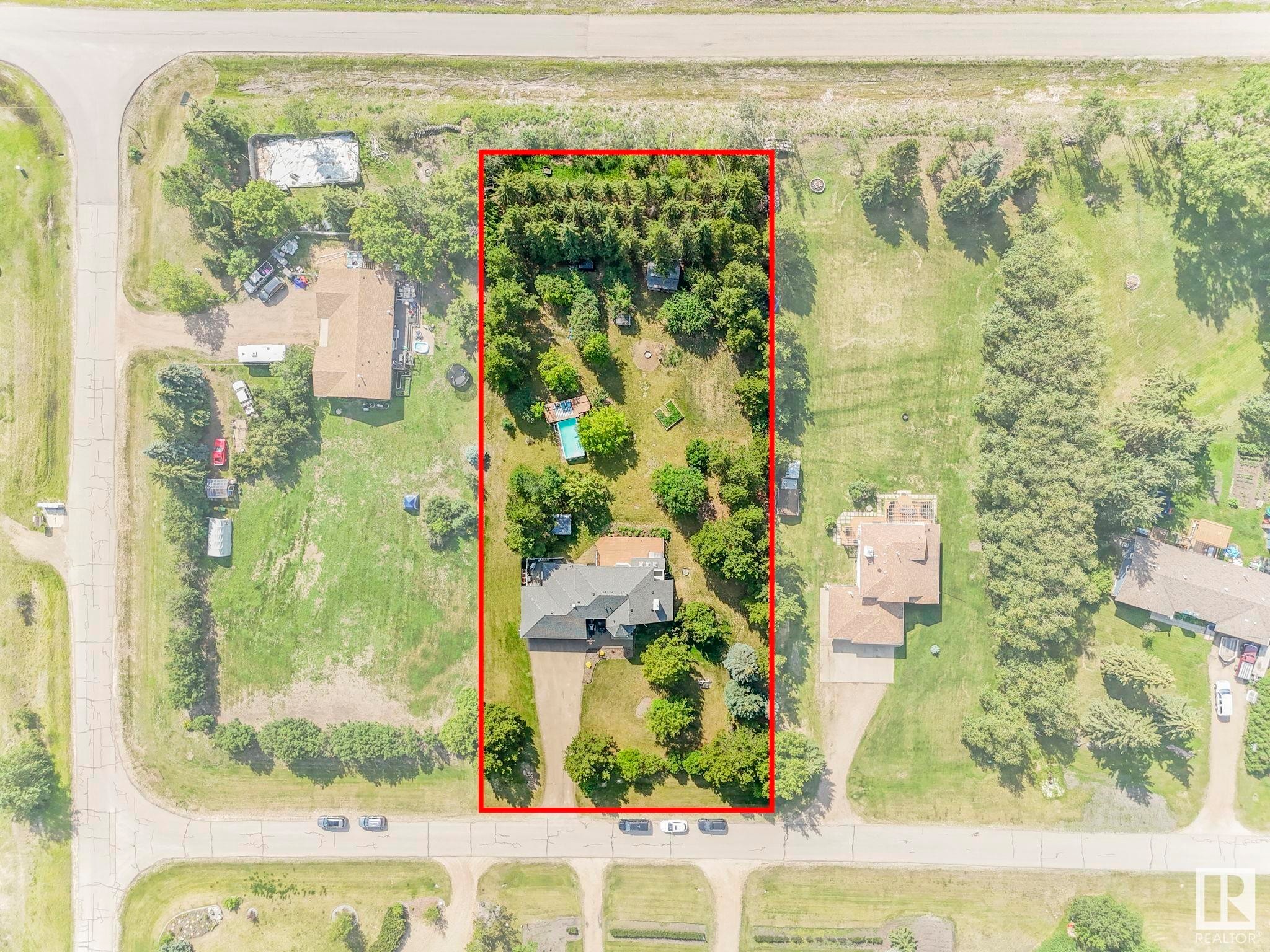 












4 Vista Way

,
Rural Sturgeon County,




AB
T0A 1N0

