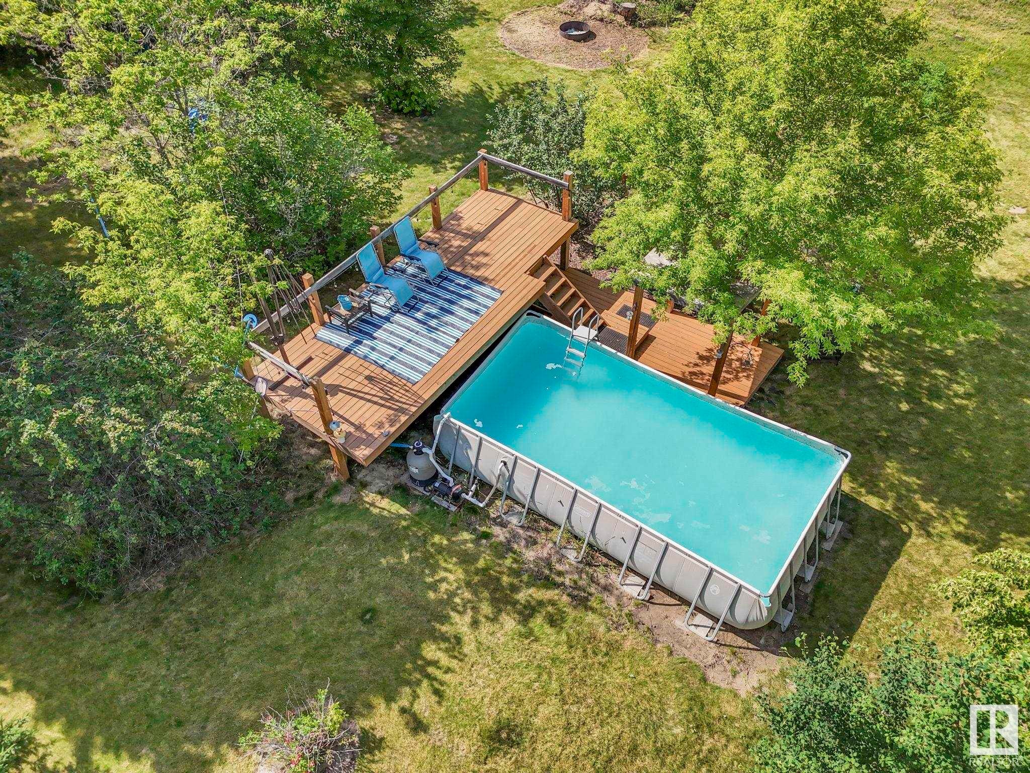 












4 Vista Way

,
Rural Sturgeon County,




AB
T0A 1N0

