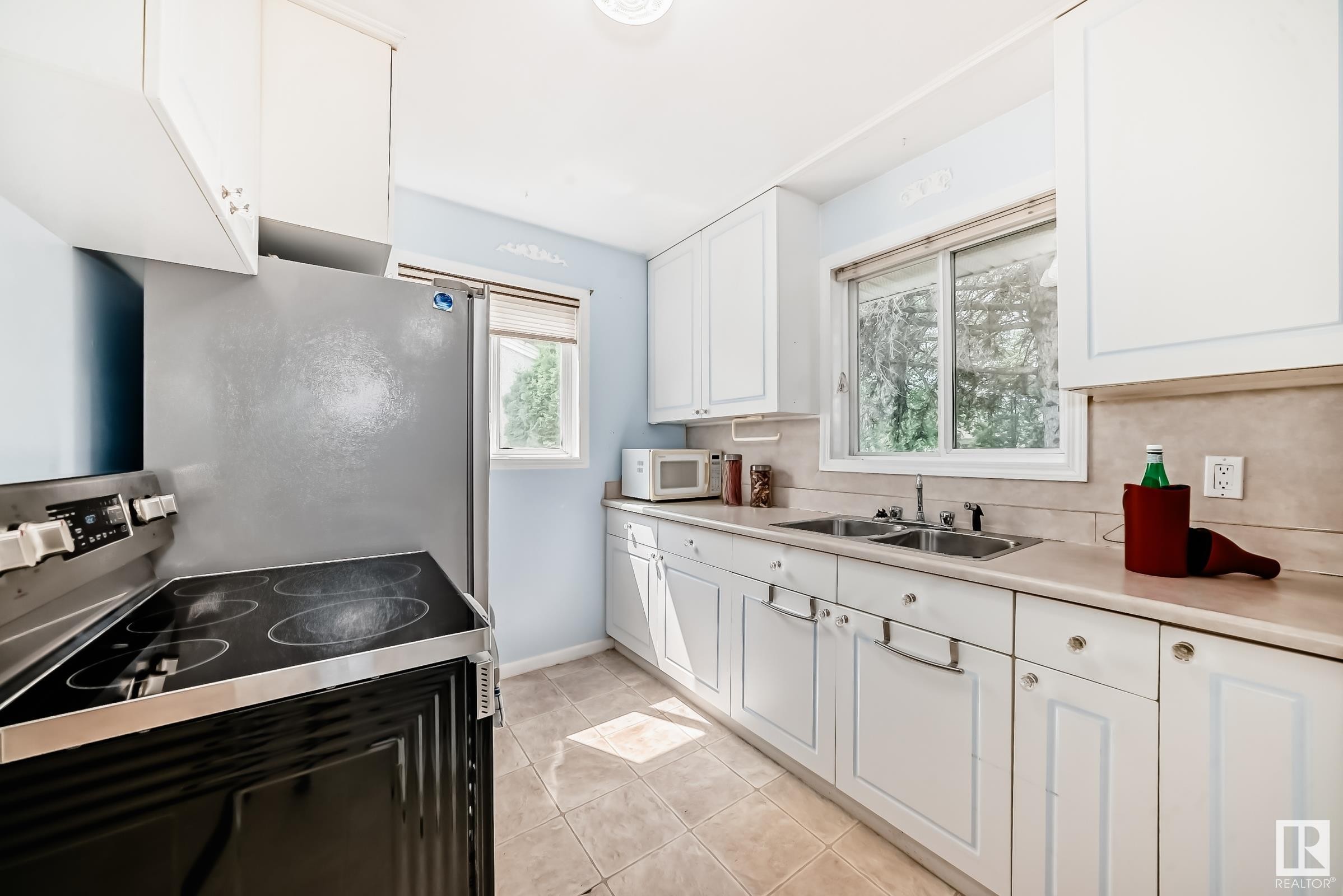 












10335 83 Street

,
Edmonton,




AB
T6A 3N9

