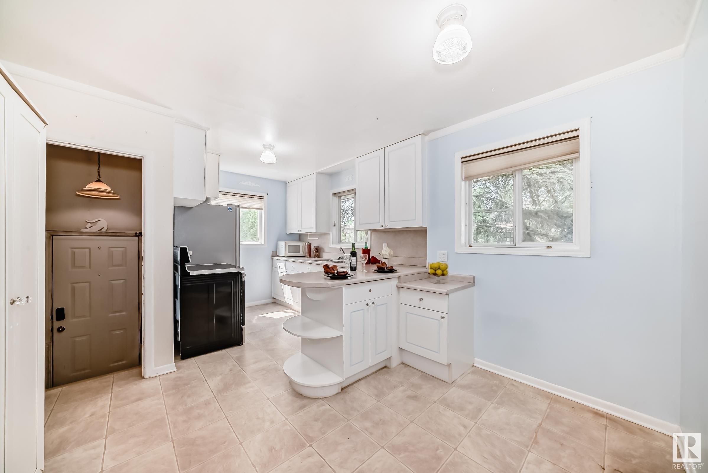 












10335 83 Street

,
Edmonton,




AB
T6A 3N9

