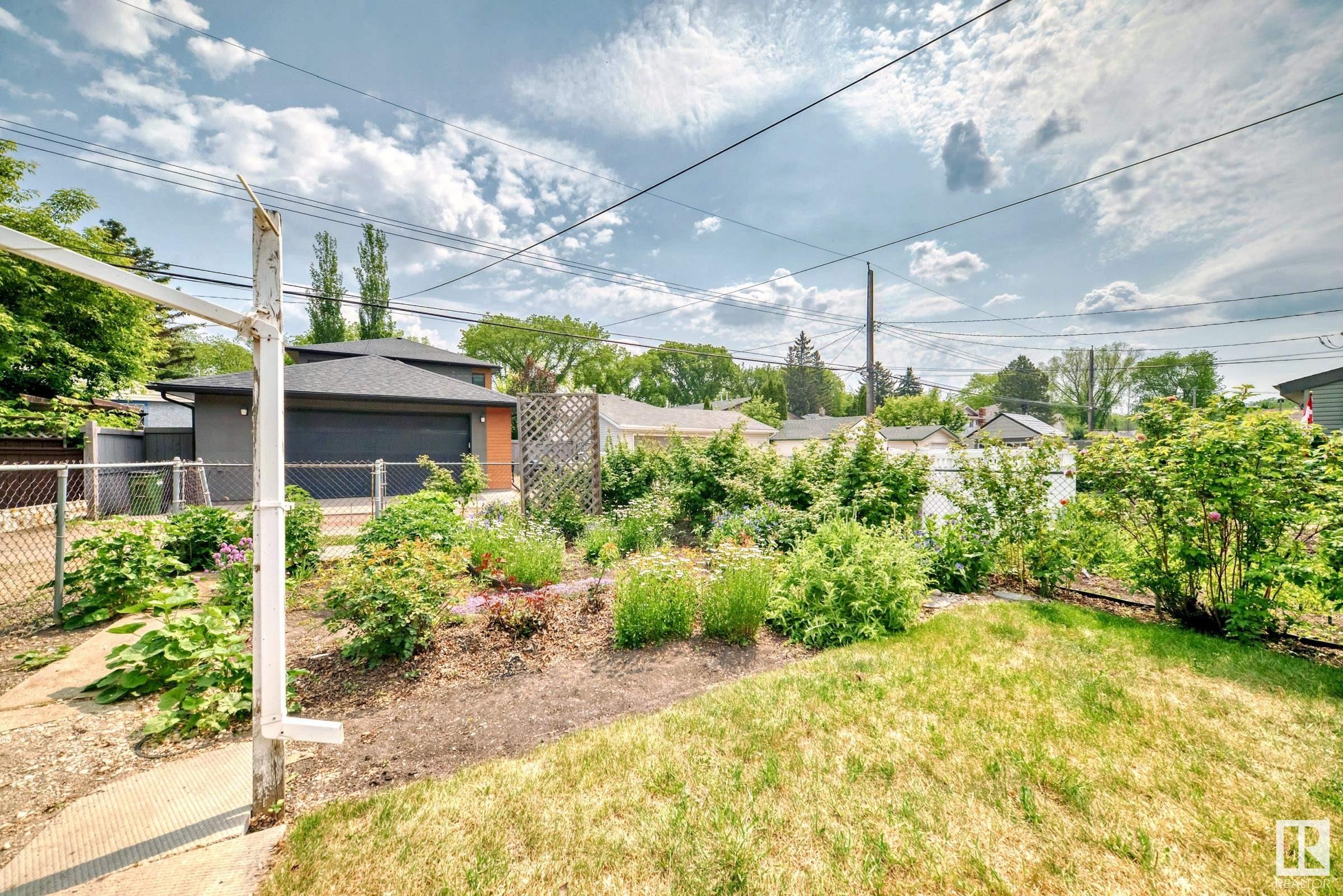 












10335 83 Street

,
Edmonton,




AB
T6A 3N9

