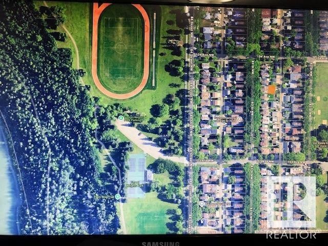 












10335 83 Street

,
Edmonton,




AB
T6A 3N9

