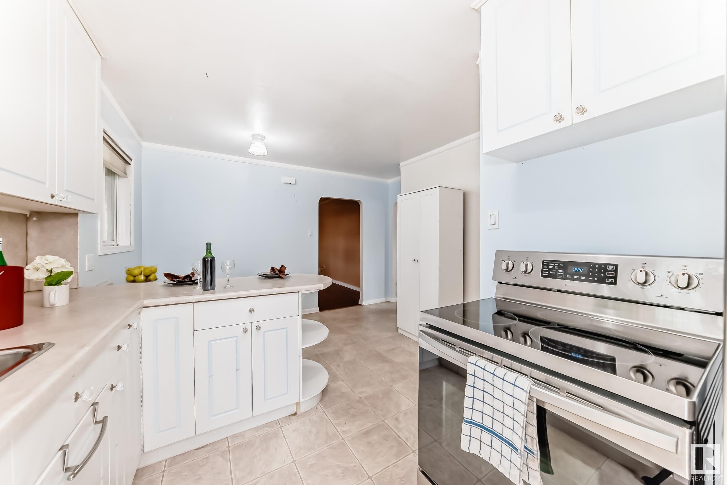 












10335 83 Street

,
Edmonton,




AB
T6A 3N9

