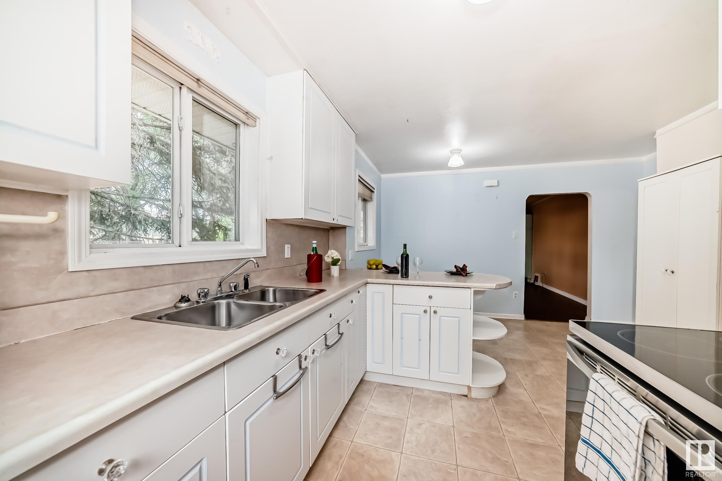 












10335 83 Street

,
Edmonton,




AB
T6A 3N9

