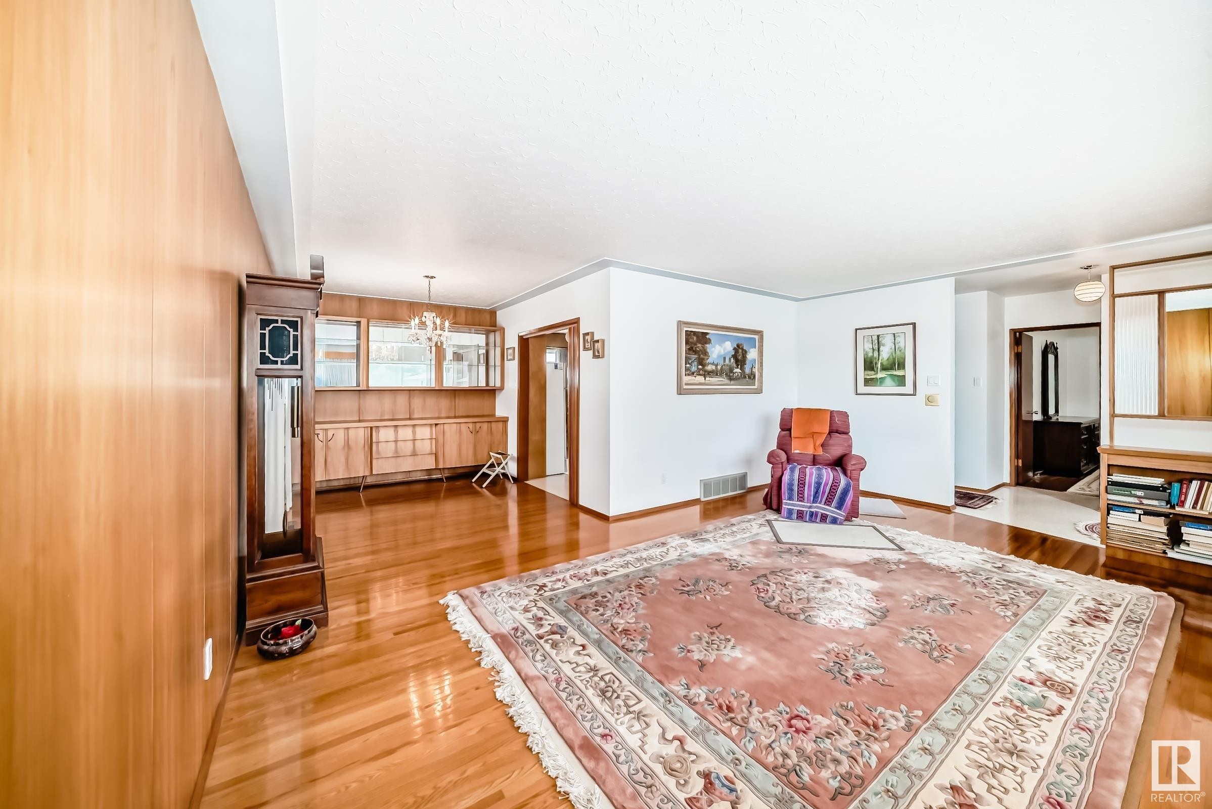 












13212 117 Street

,
Edmonton,




AB
T5E 5K2

