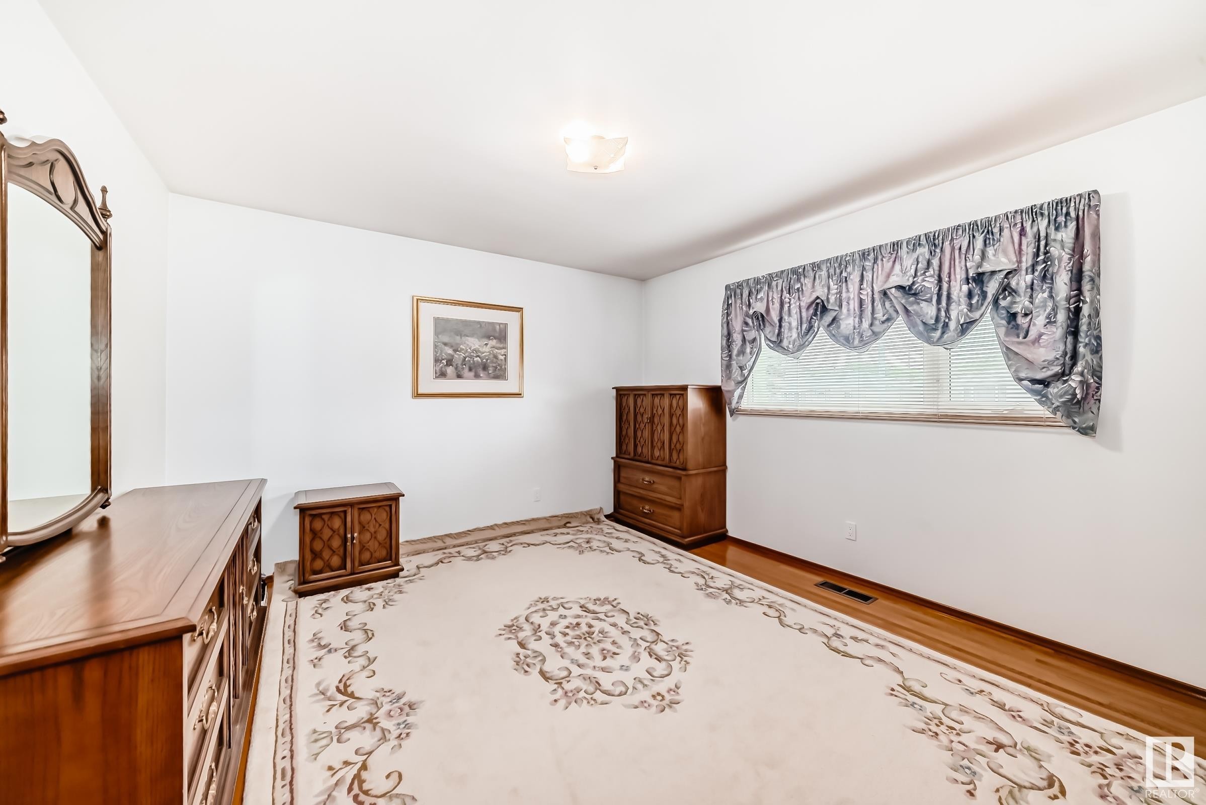 












13212 117 Street

,
Edmonton,




AB
T5E 5K2

