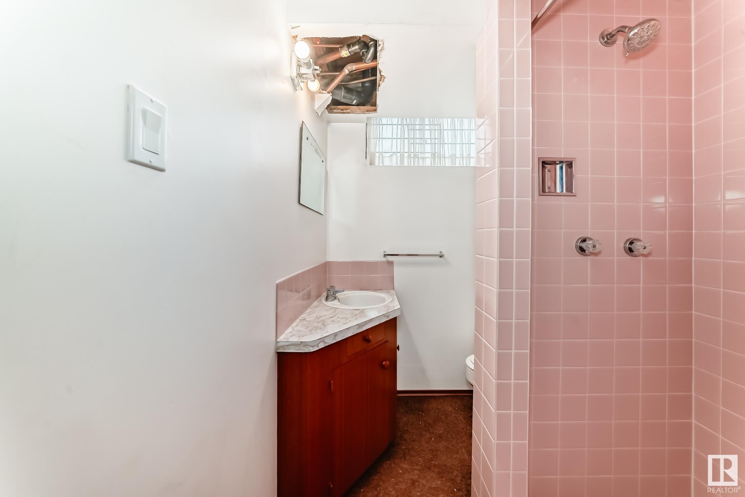 












13212 117 Street

,
Edmonton,




AB
T5E 5K2

