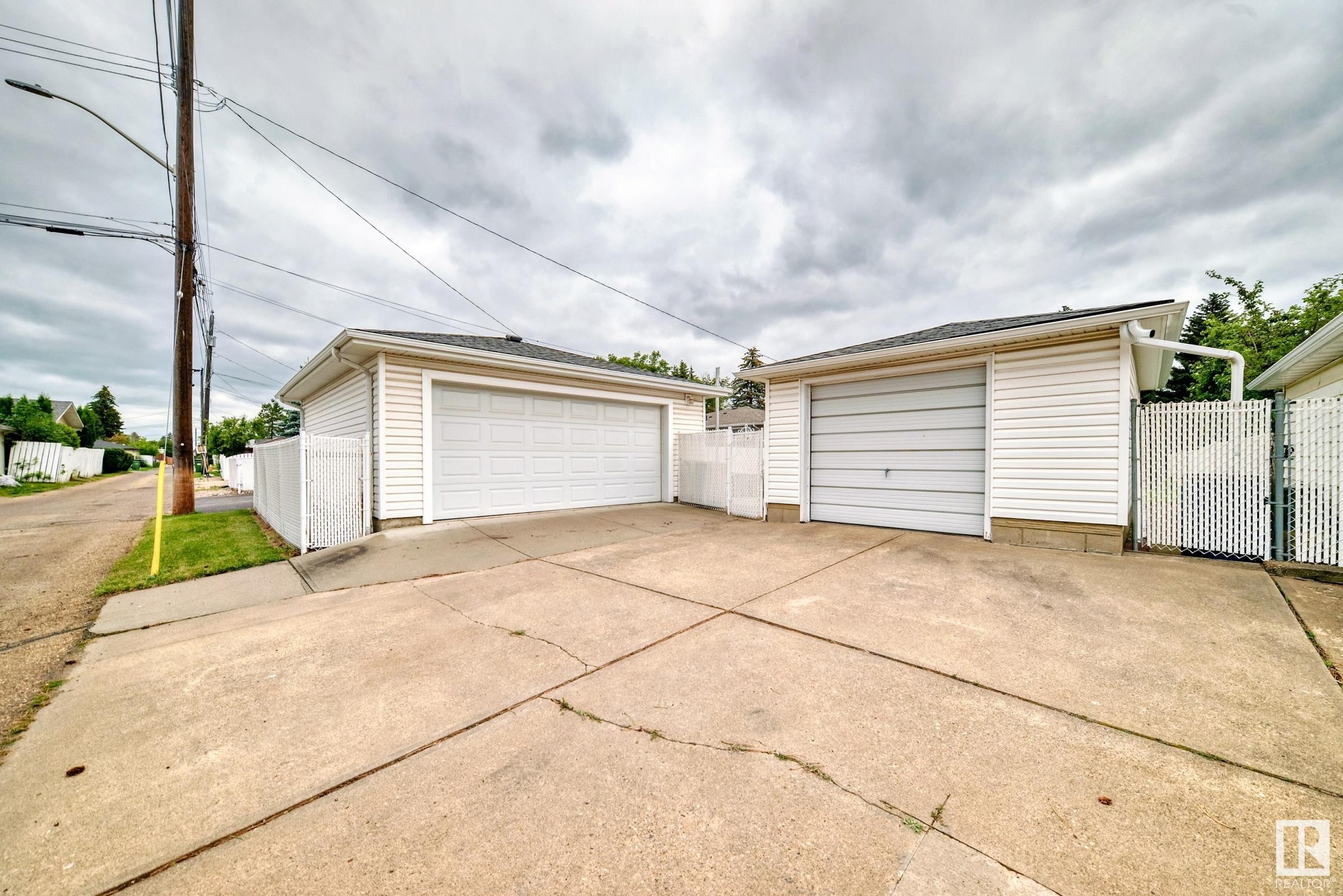 












13212 117 Street

,
Edmonton,




AB
T5E 5K2

