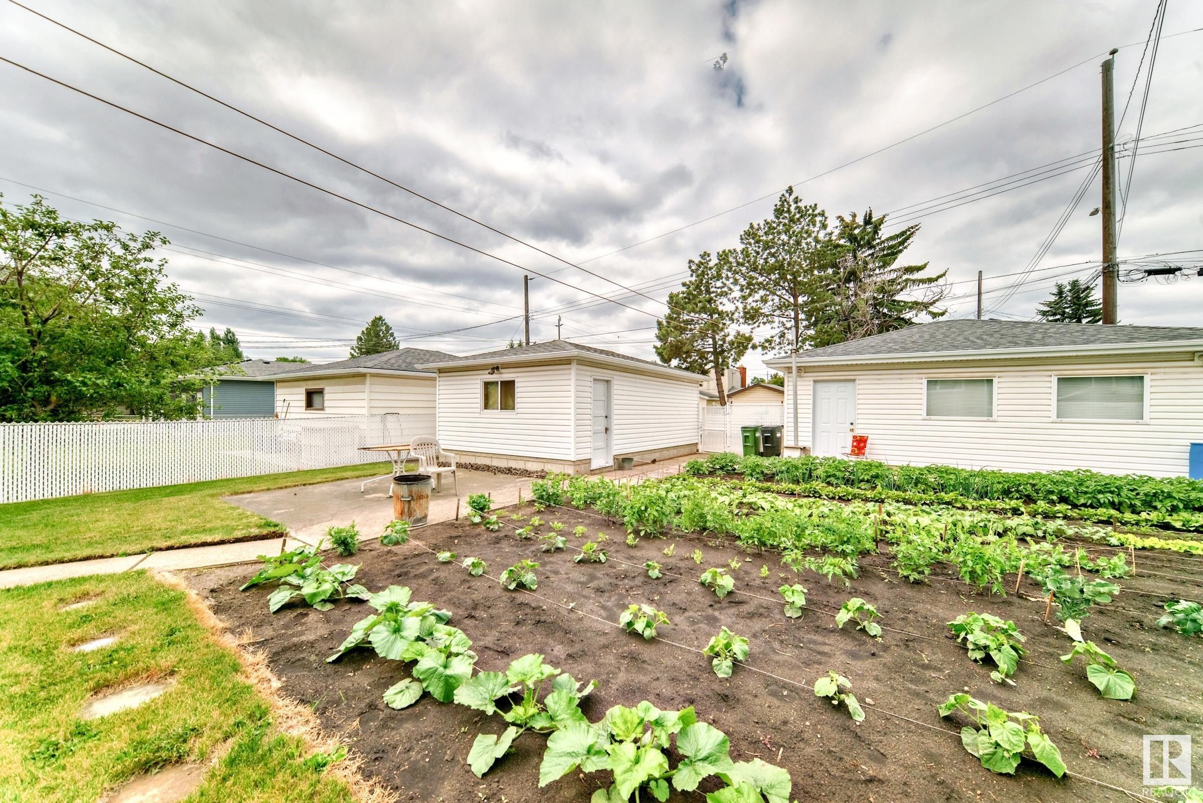 












13212 117 Street

,
Edmonton,




AB
T5E 5K2

