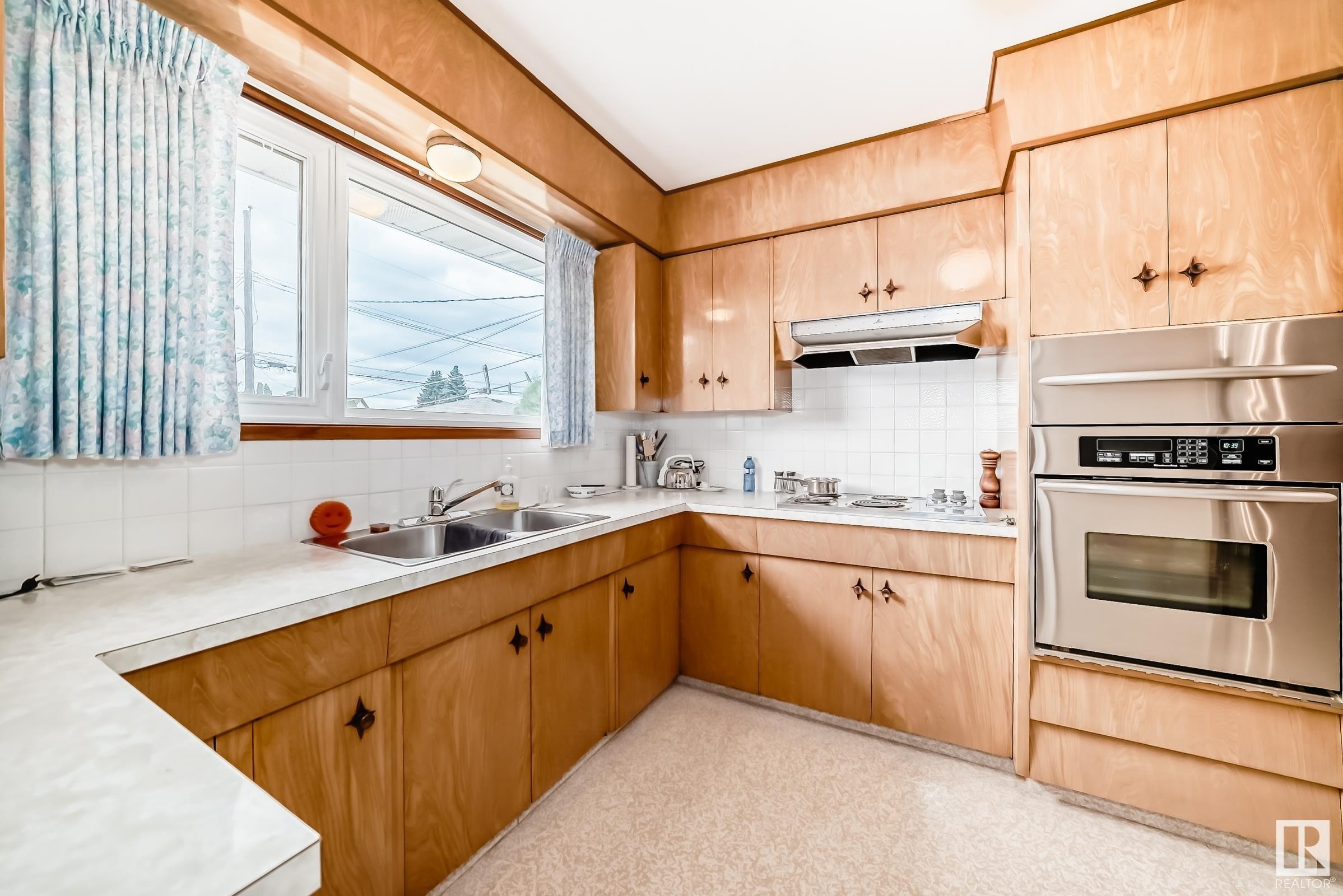 












13212 117 Street

,
Edmonton,




AB
T5E 5K2

