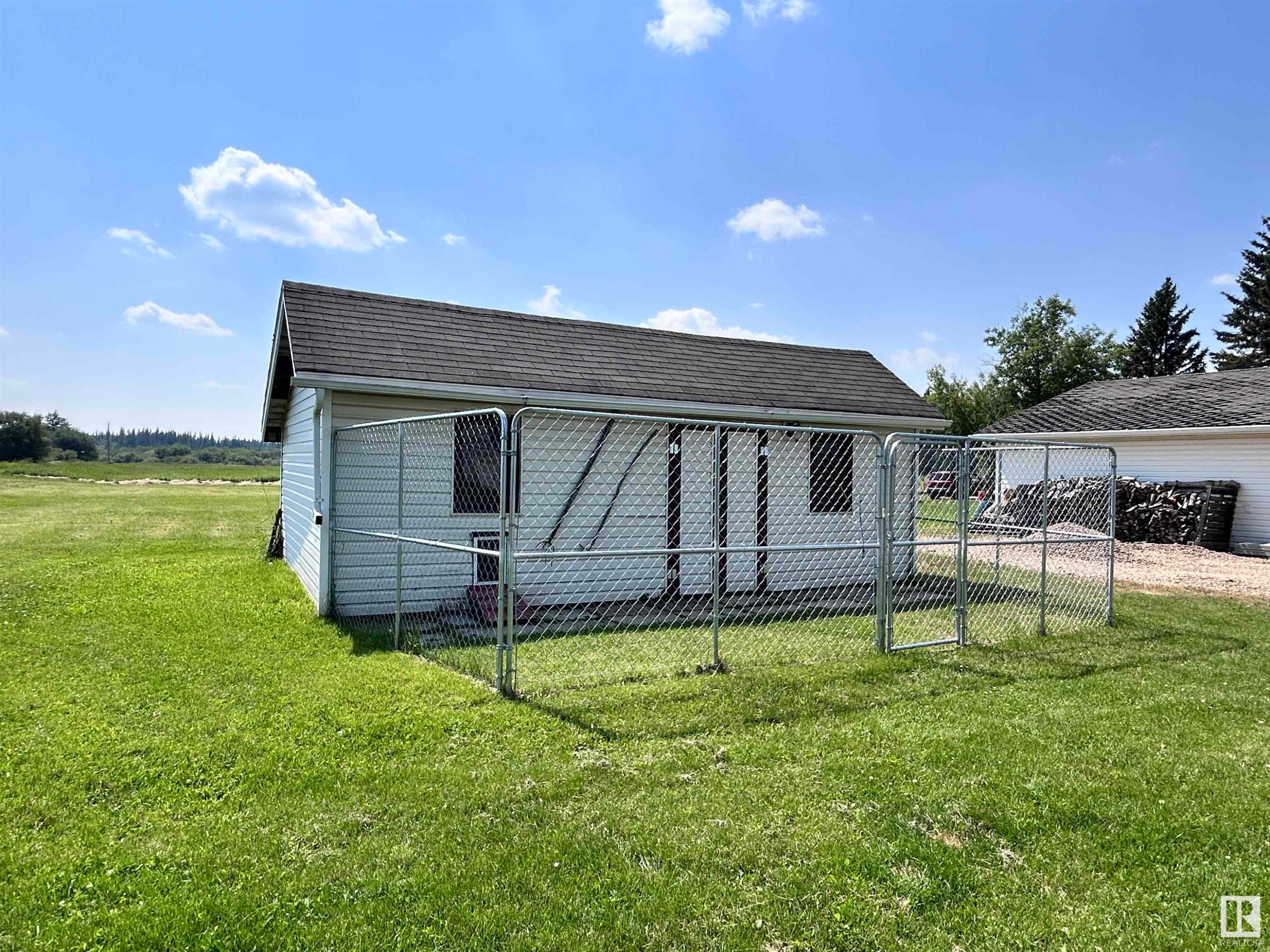 












5111 50 Street

,
Tawatinaw,




AB
T0G 2E0

