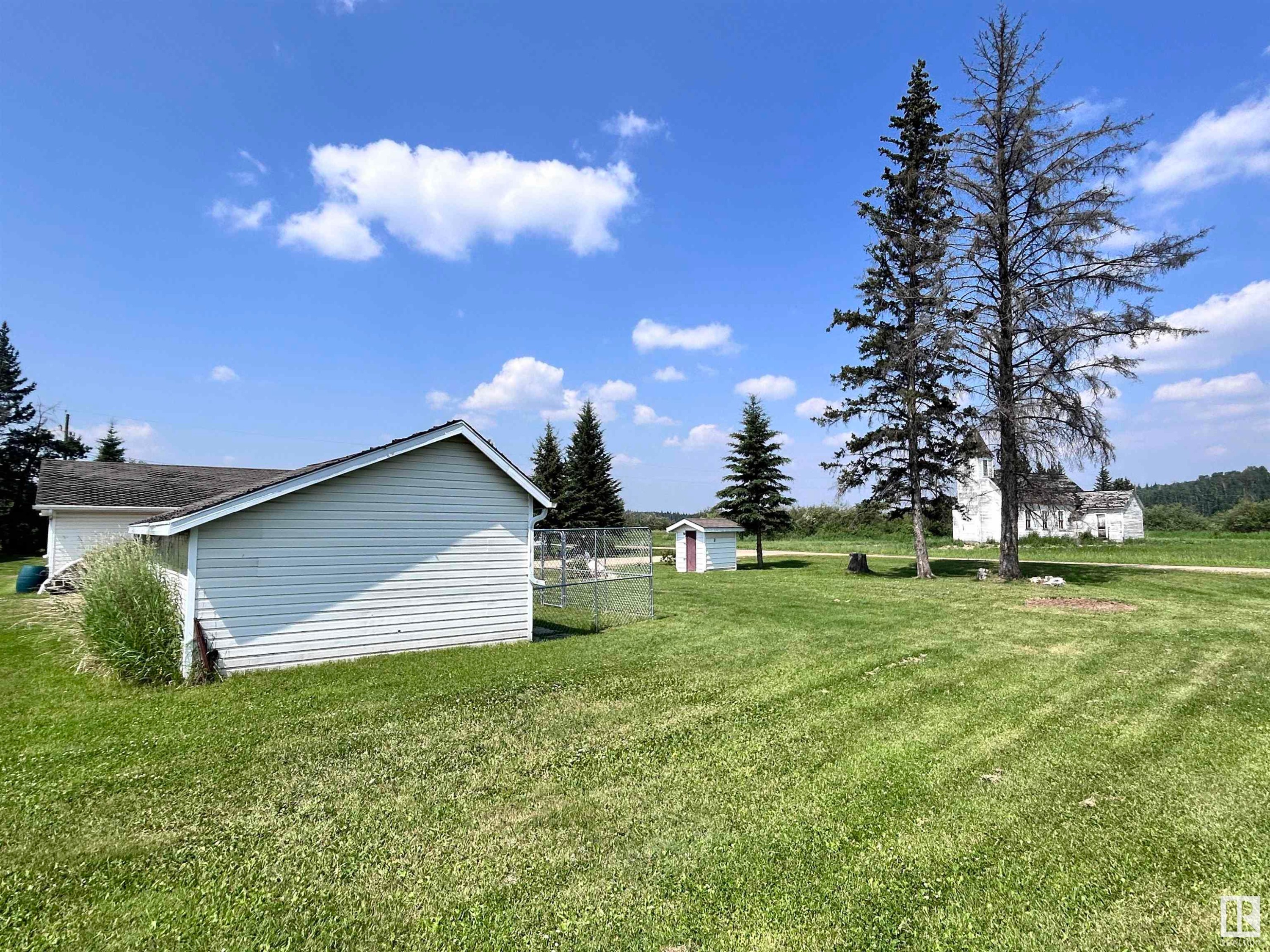 












5111 50 Street

,
Tawatinaw,




AB
T0G 2E0

