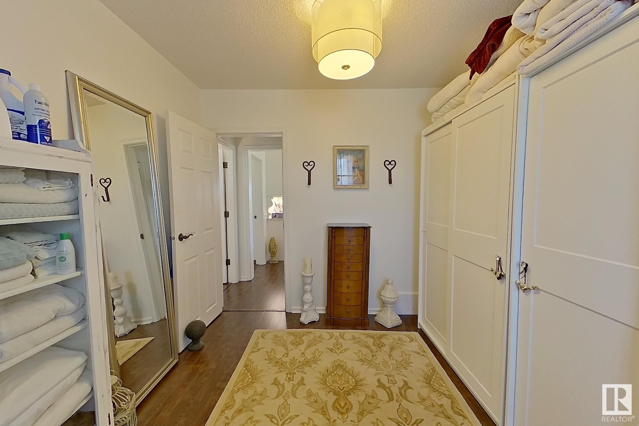












5111 50 Street

,
Tawatinaw,




AB
T0G 2E0

