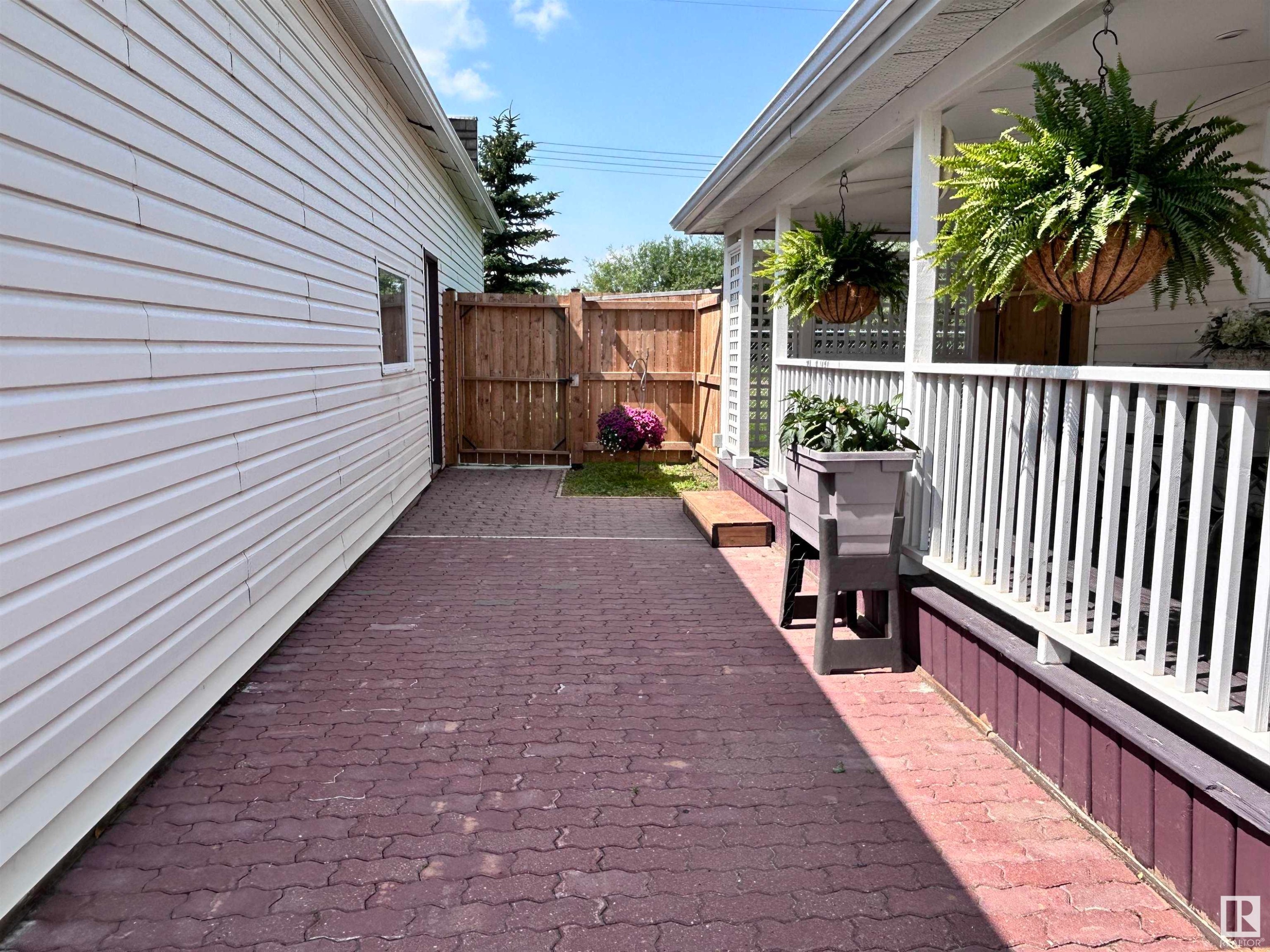 












5111 50 Street

,
Tawatinaw,




AB
T0G 2E0

