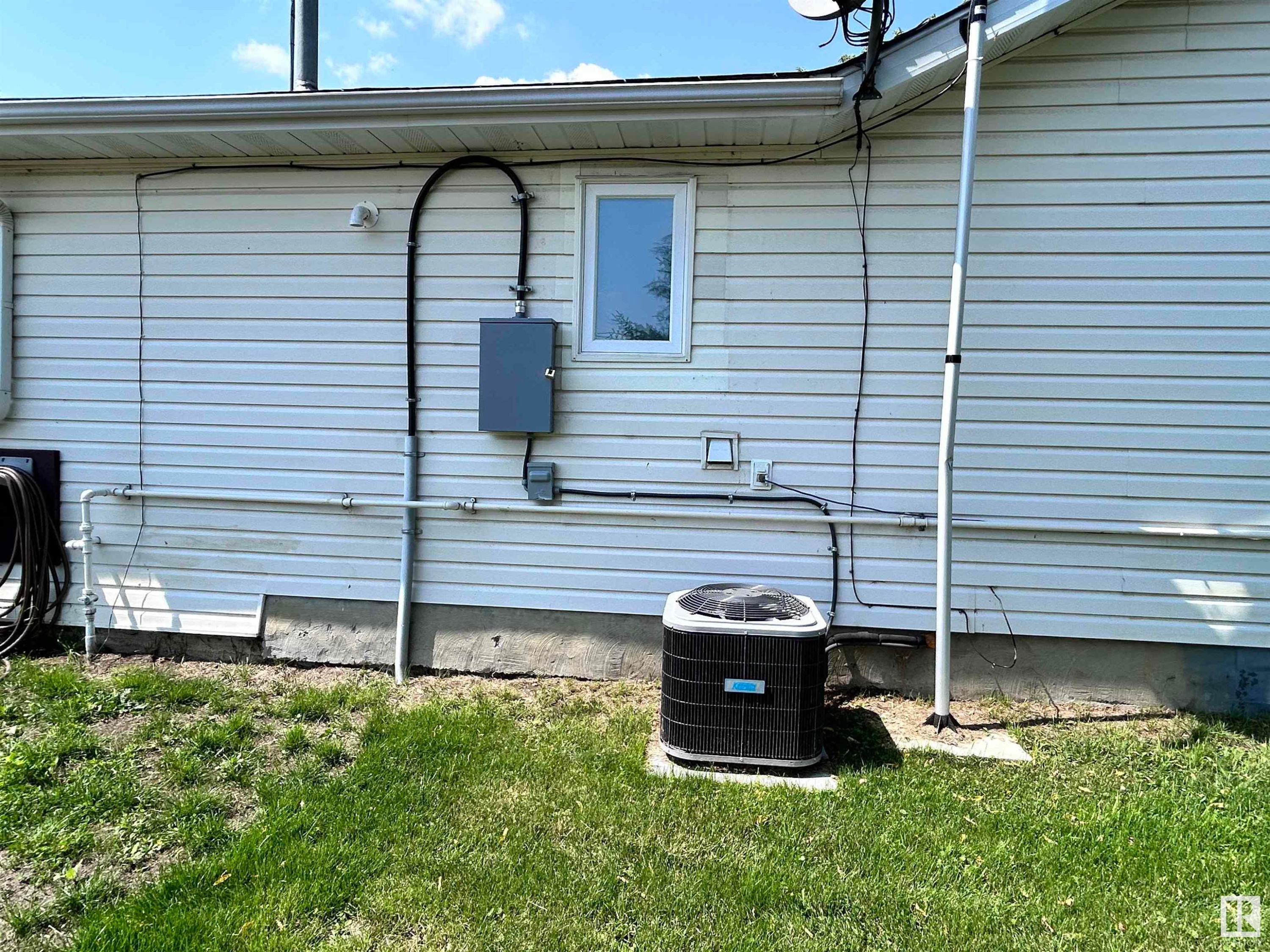 












5111 50 Street

,
Tawatinaw,




AB
T0G 2E0

