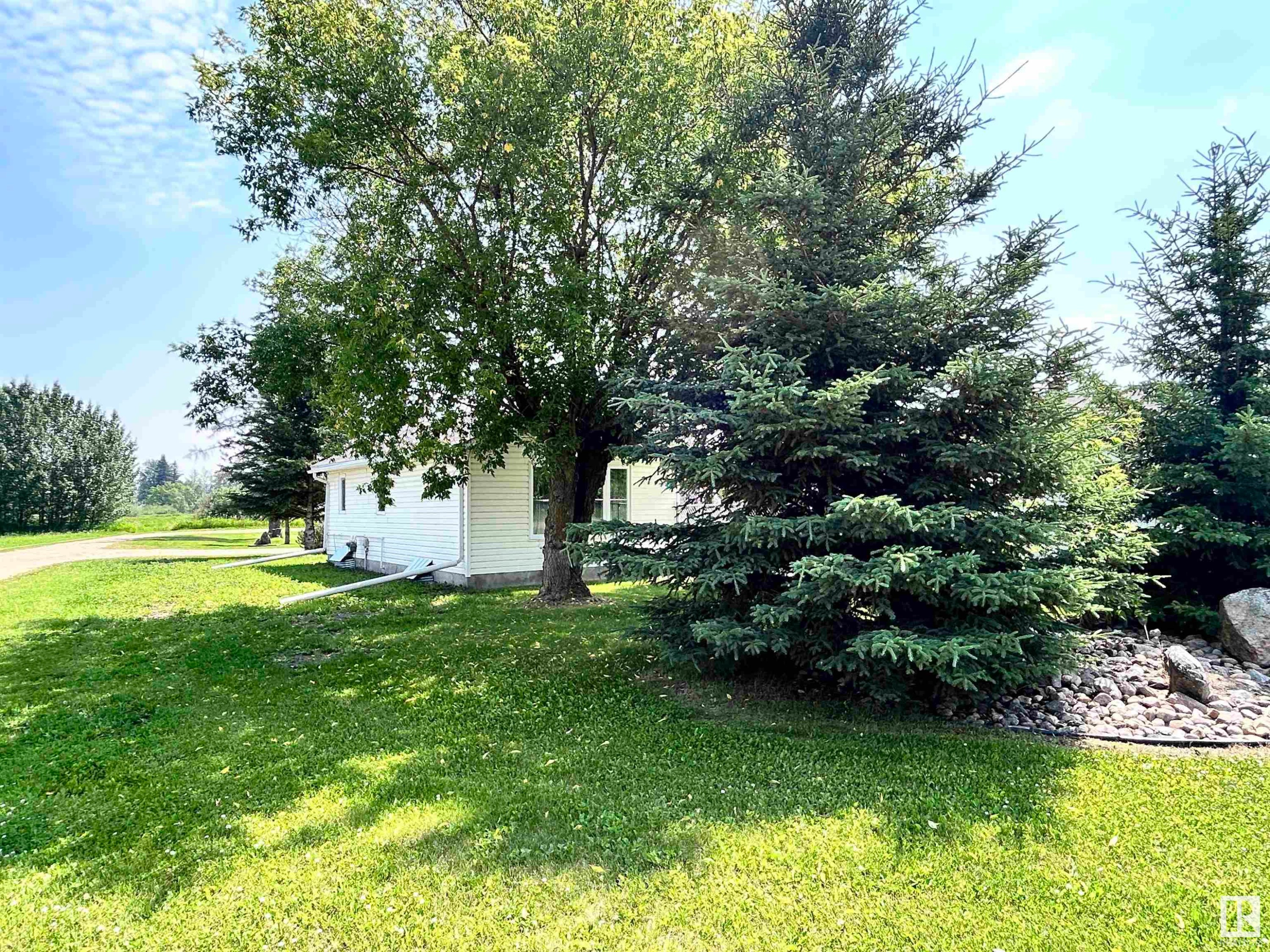 












5111 50 Street

,
Tawatinaw,




AB
T0G 2E0

