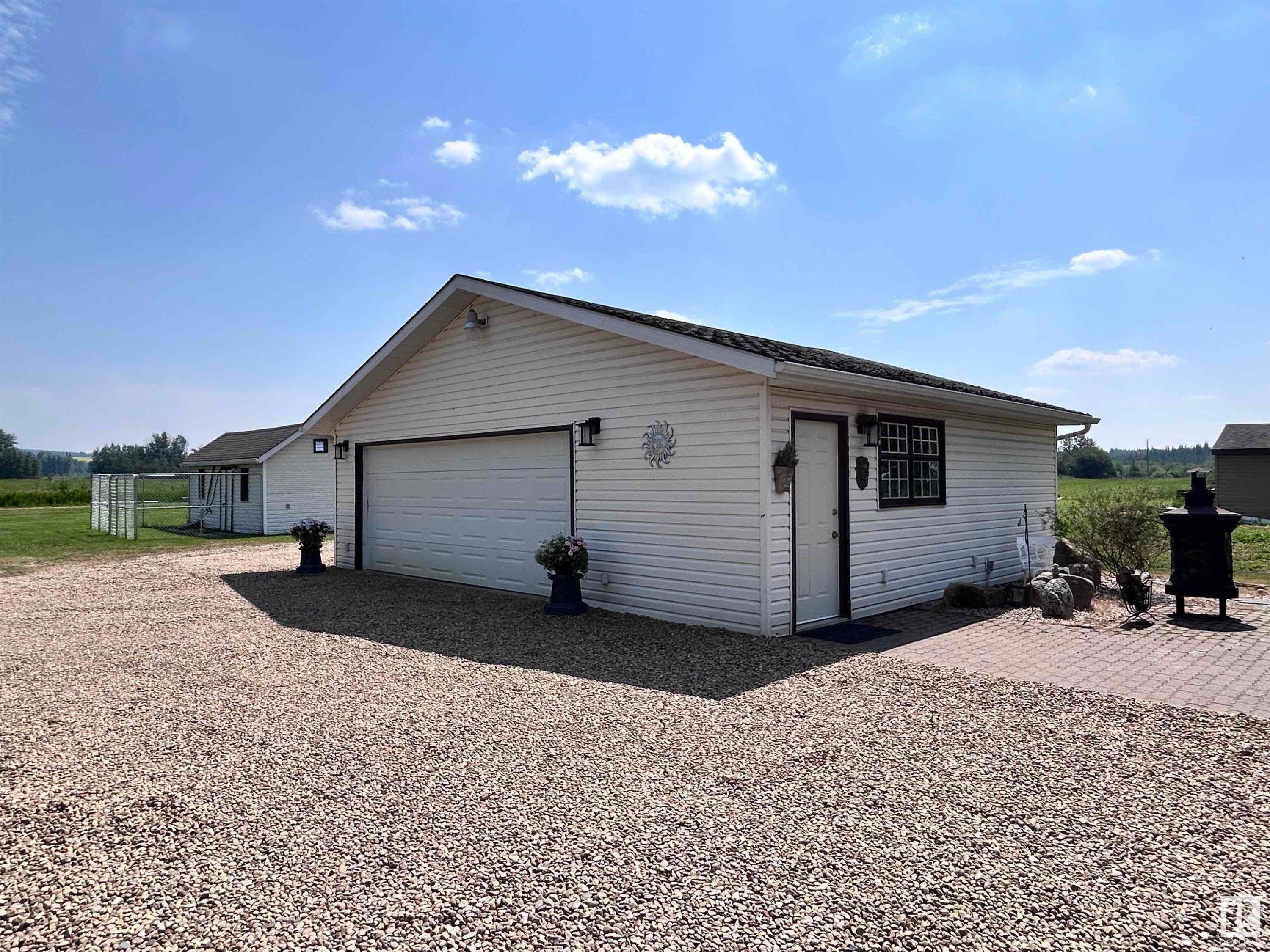 












5111 50 Street

,
Tawatinaw,




AB
T0G 2E0

