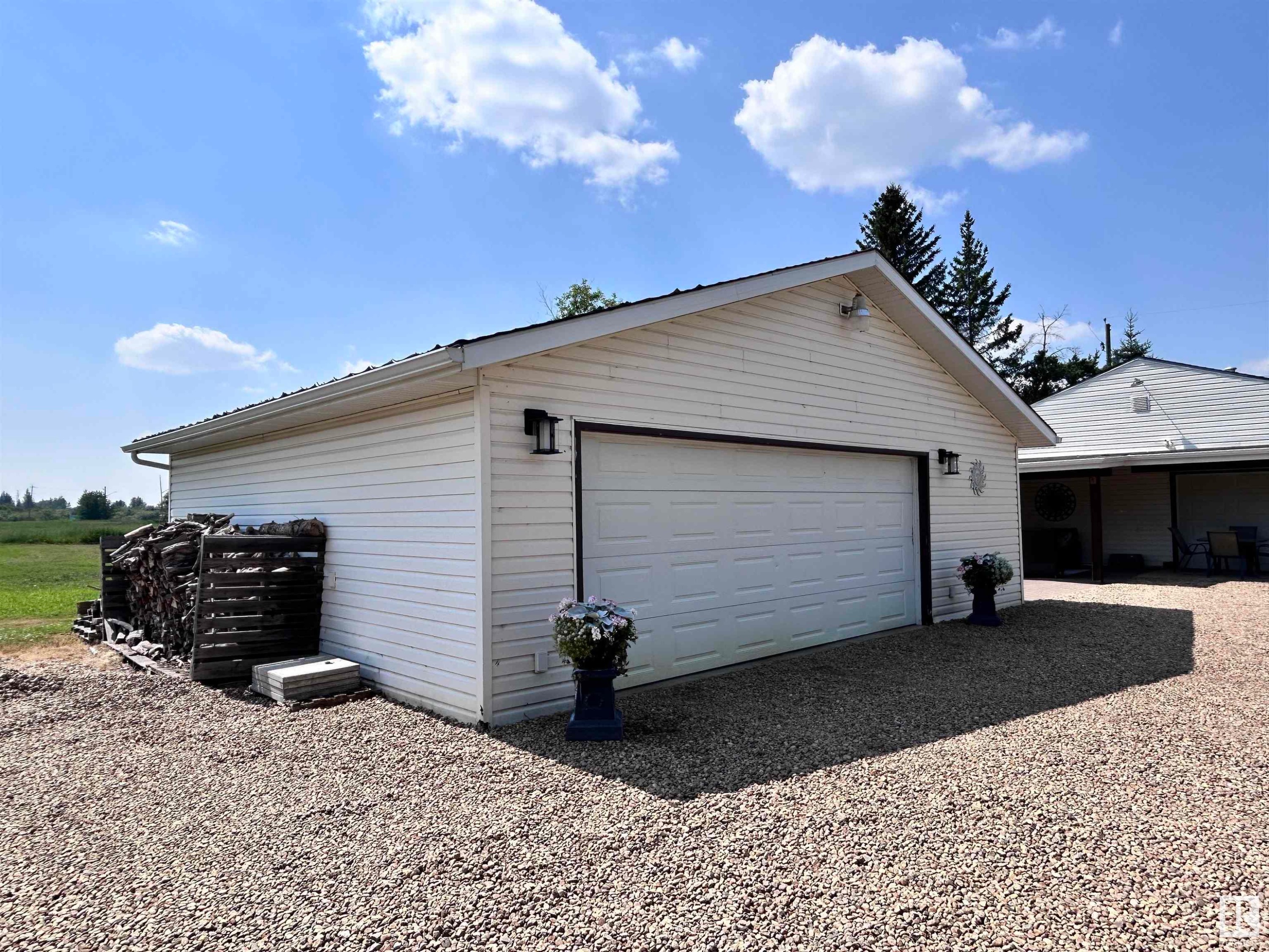 












5111 50 Street

,
Tawatinaw,




AB
T0G 2E0

