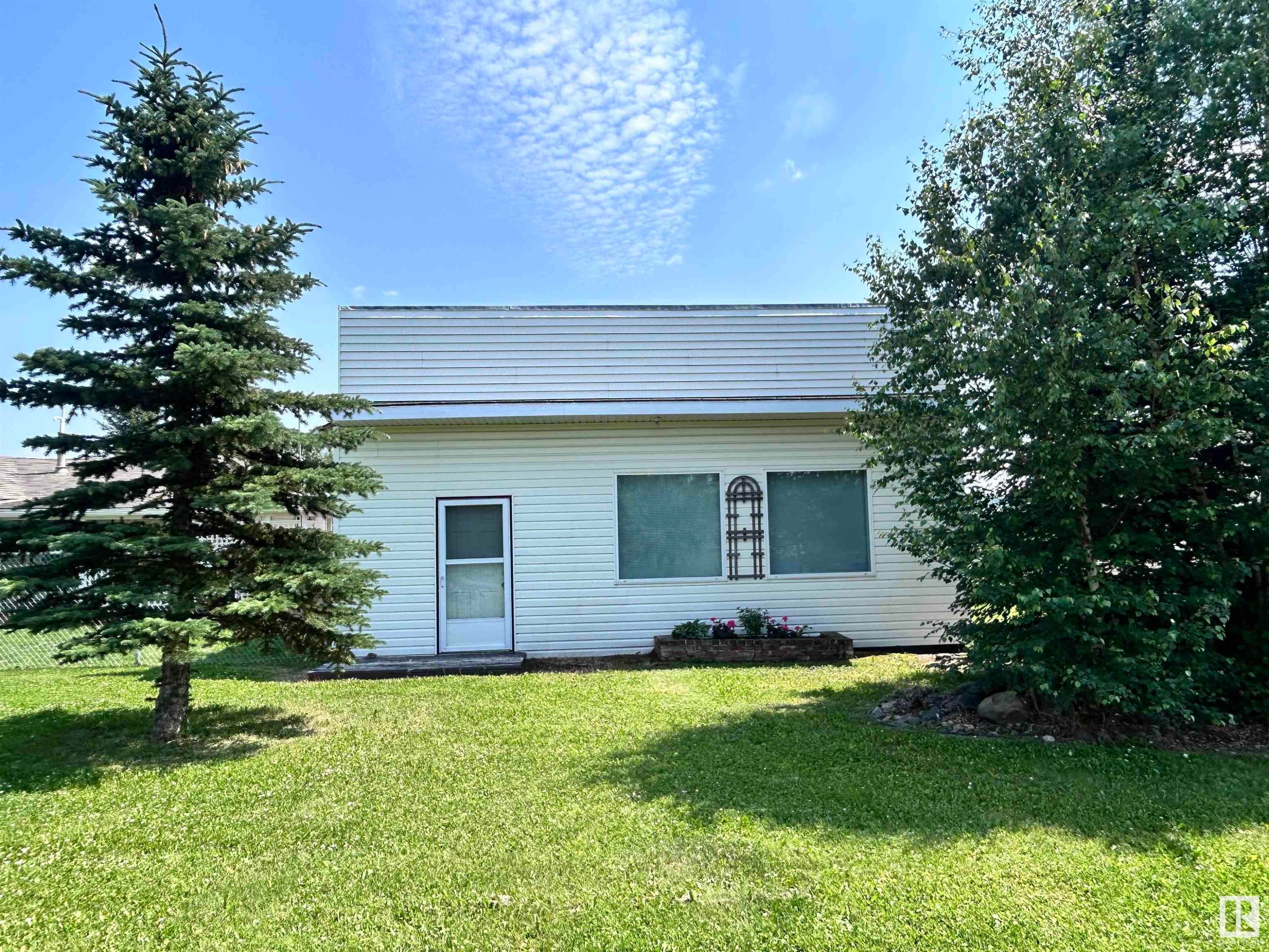 












5111 50 Street

,
Tawatinaw,




AB
T0G 2E0

